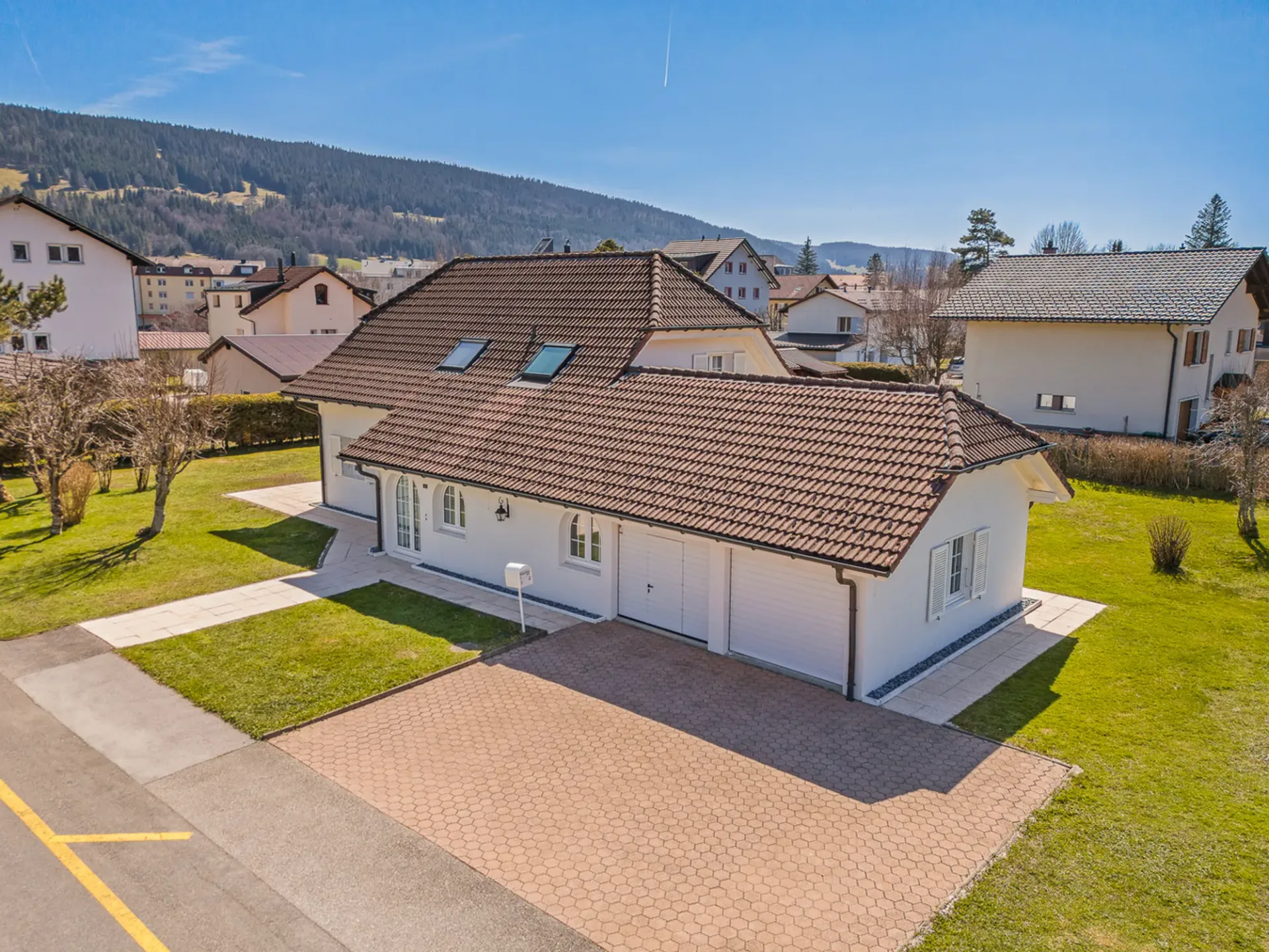 Prächtige Villa in Wohngebiet gelegen