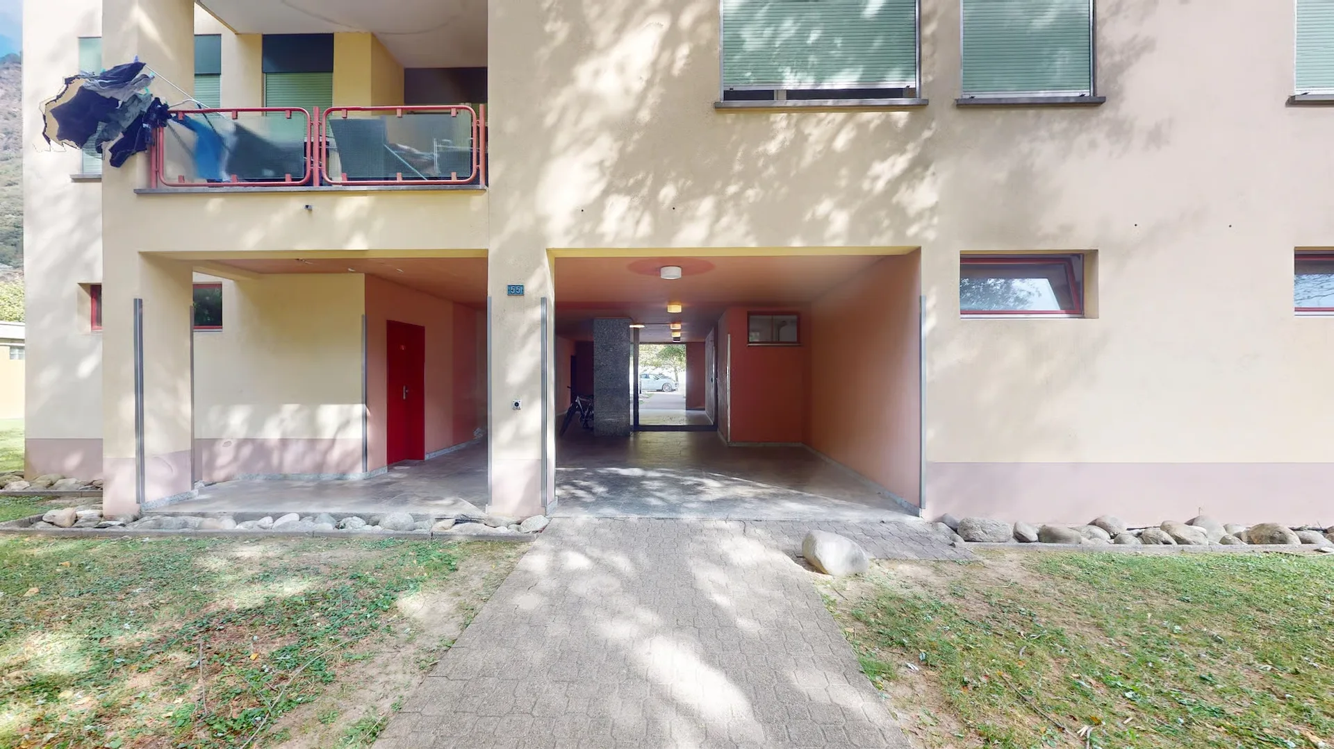 Aussicht auf die Natur und helle Räume: Ihr neues Zuhause in Biasca