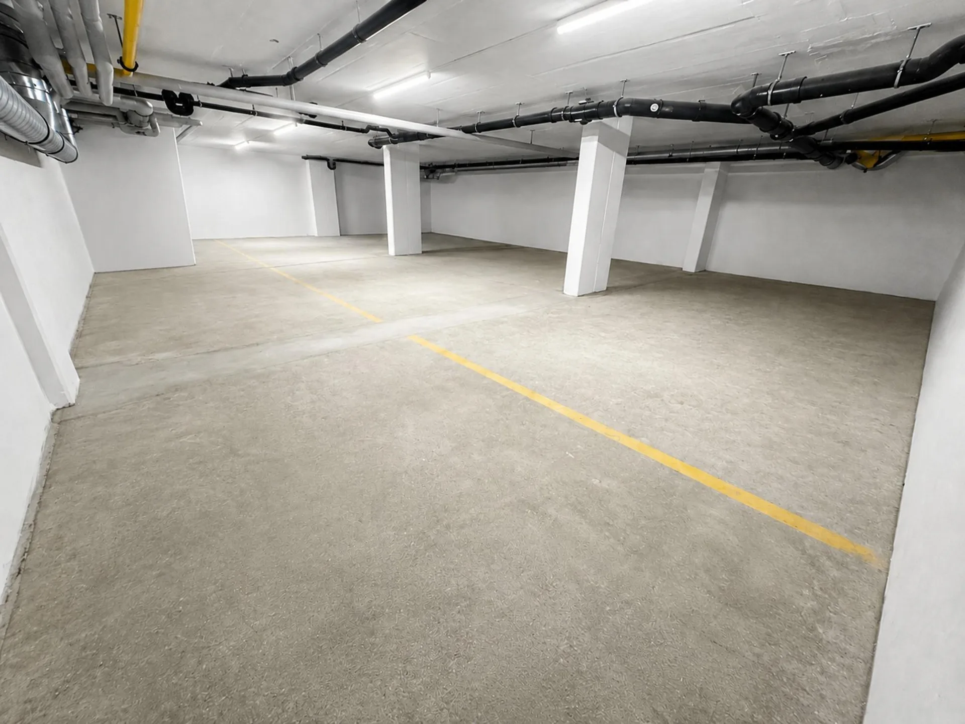 Grosszügiger 142 m² Lager- & Hobbyraum im UG 2 an ruhiger Lage in Zürich 8037  vielseitig nutzbar