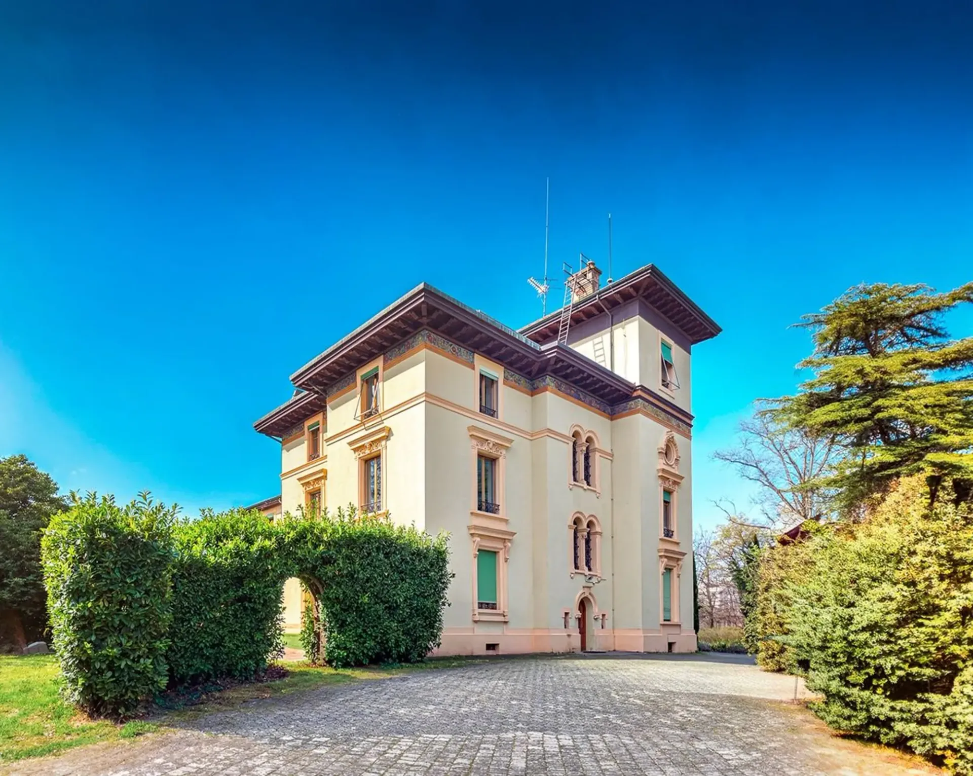 Apartment A: 180m² on the ground floor - Master House 1893 renovated
