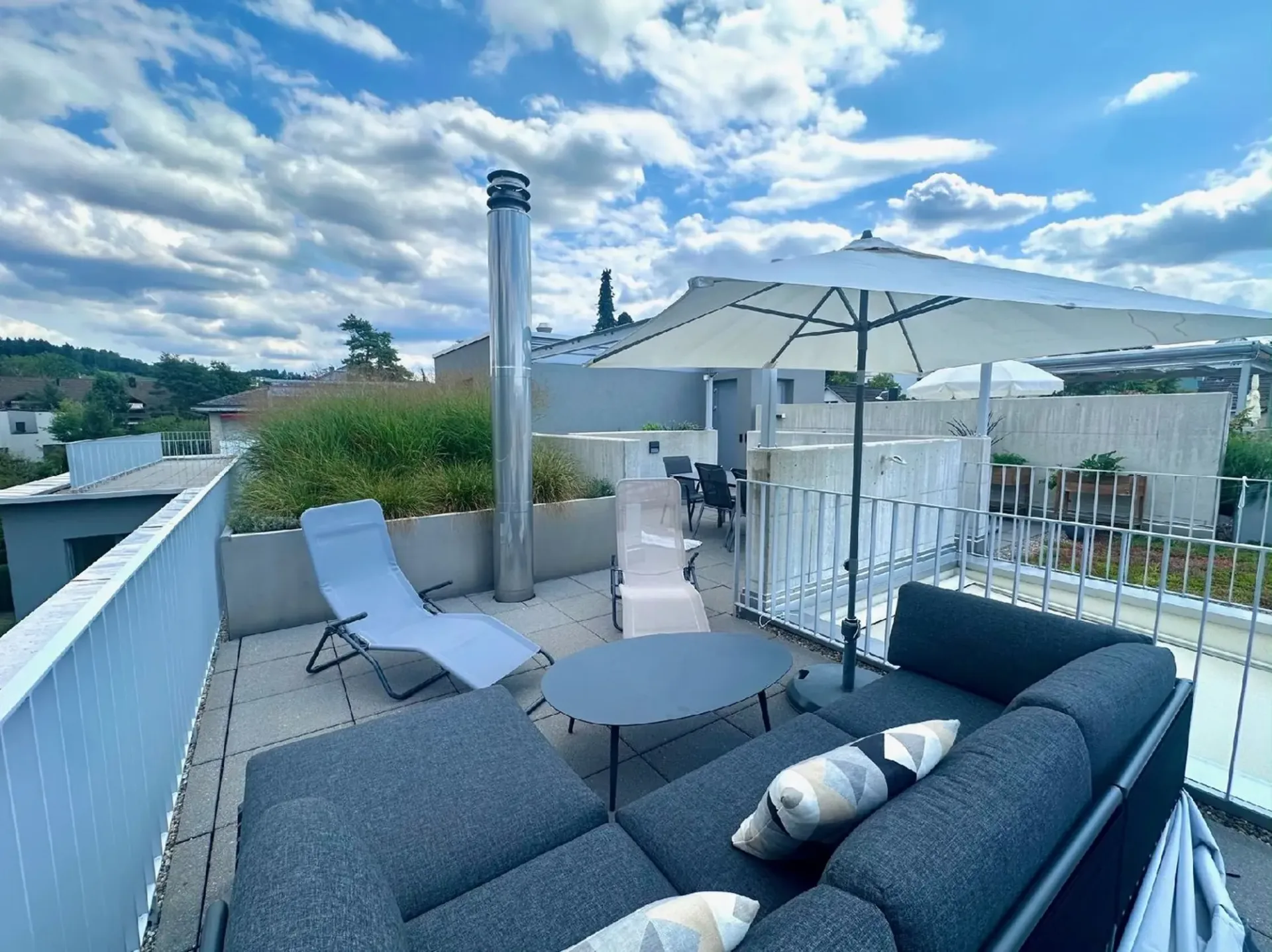 From 20.9./1.10./15.10. - Top 95m2 attic apartment with 65m2 roof garden