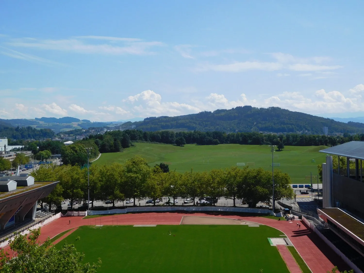 Beautiful view - spacious layout!