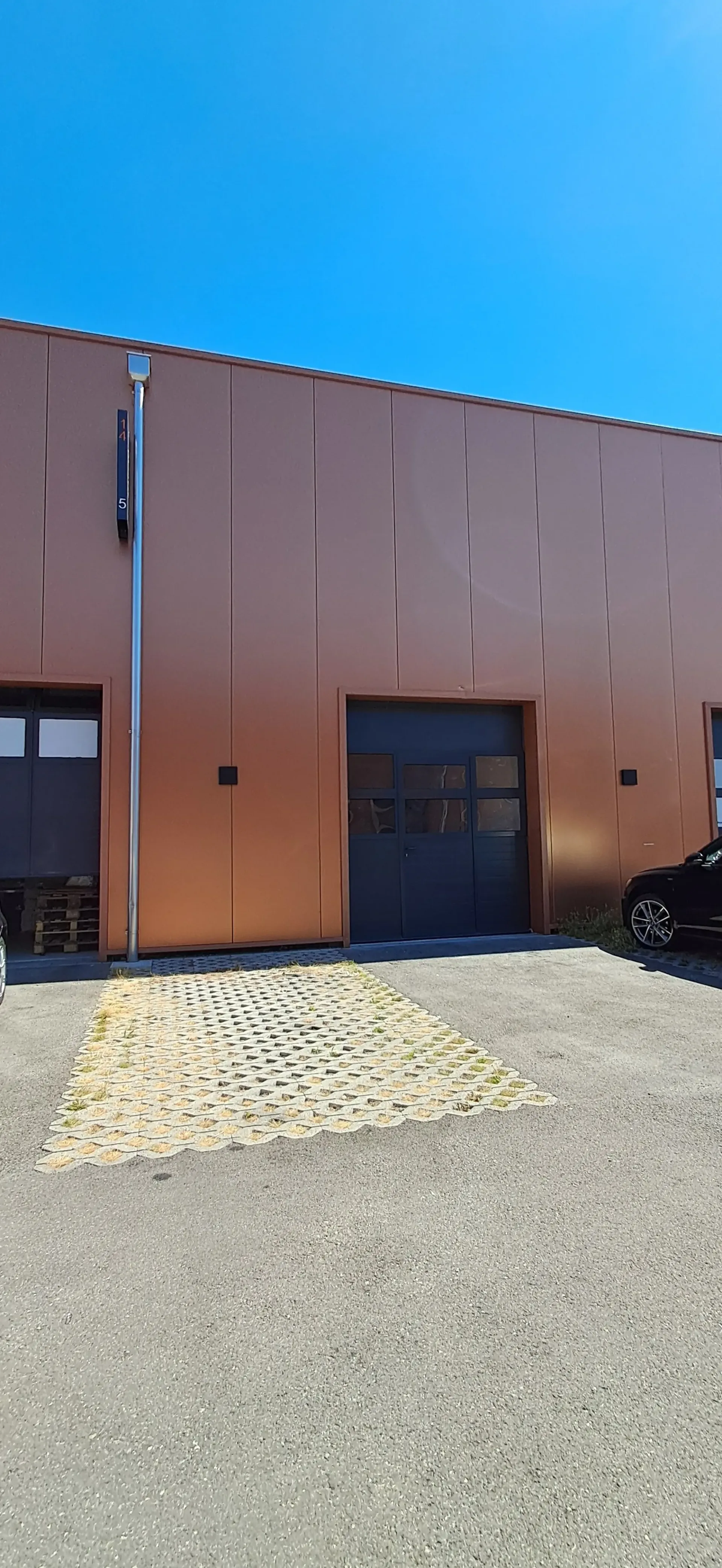 Box von 60 m2 in Crissier
