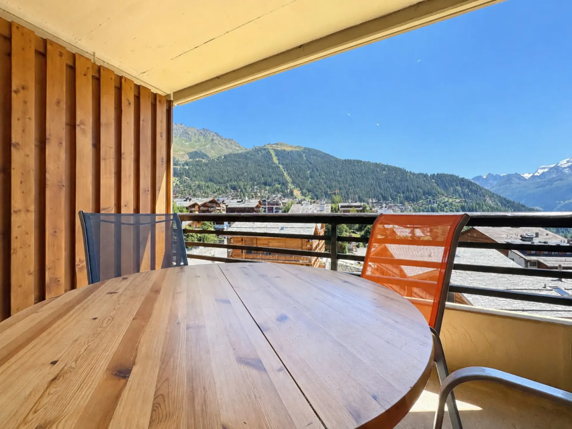 Studio with balcony and open view in the heart of Verbier