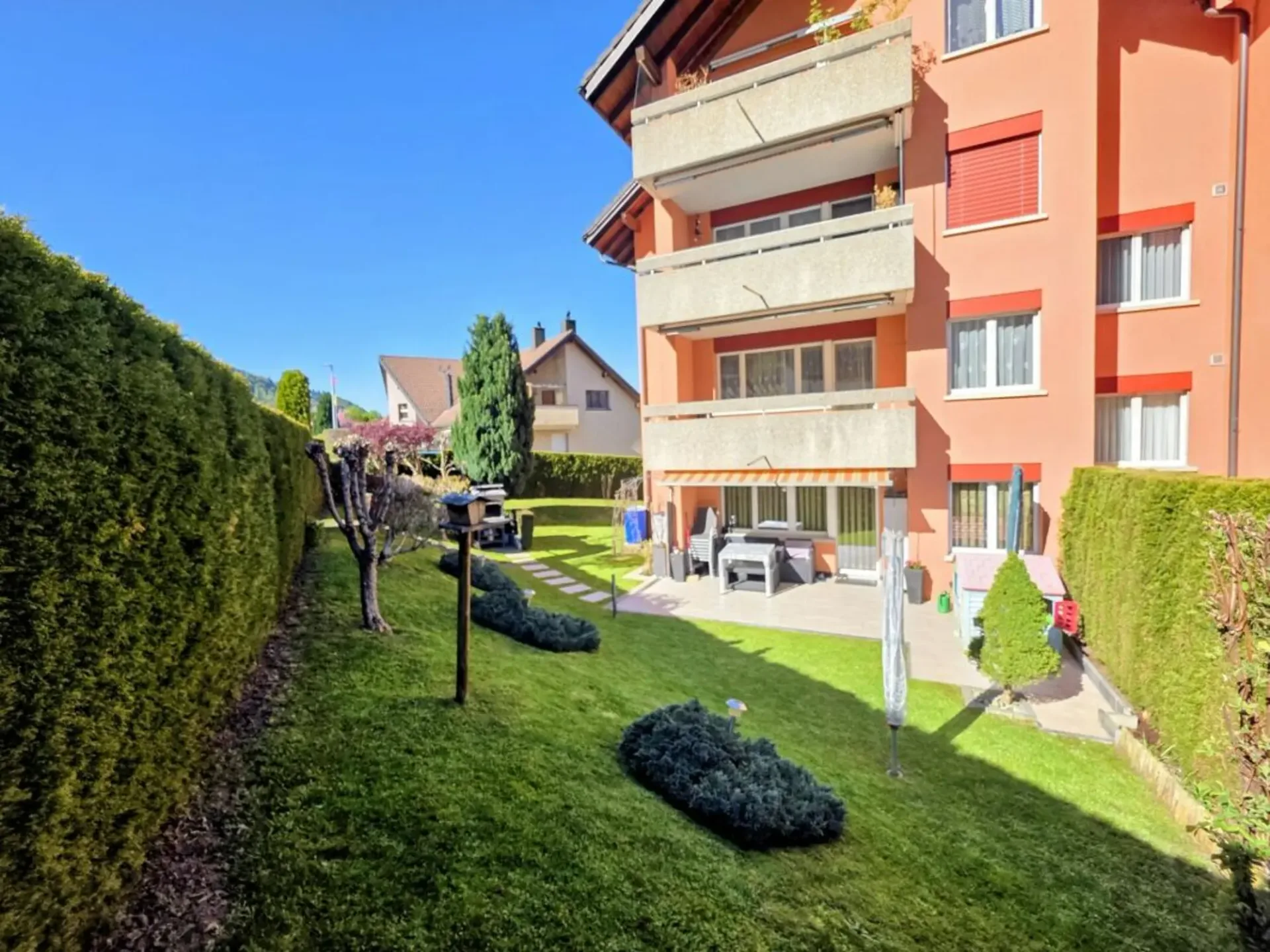 Familienparadies mit traumhaftem Garten - Raum zum Leben, Spielen und Ankommen