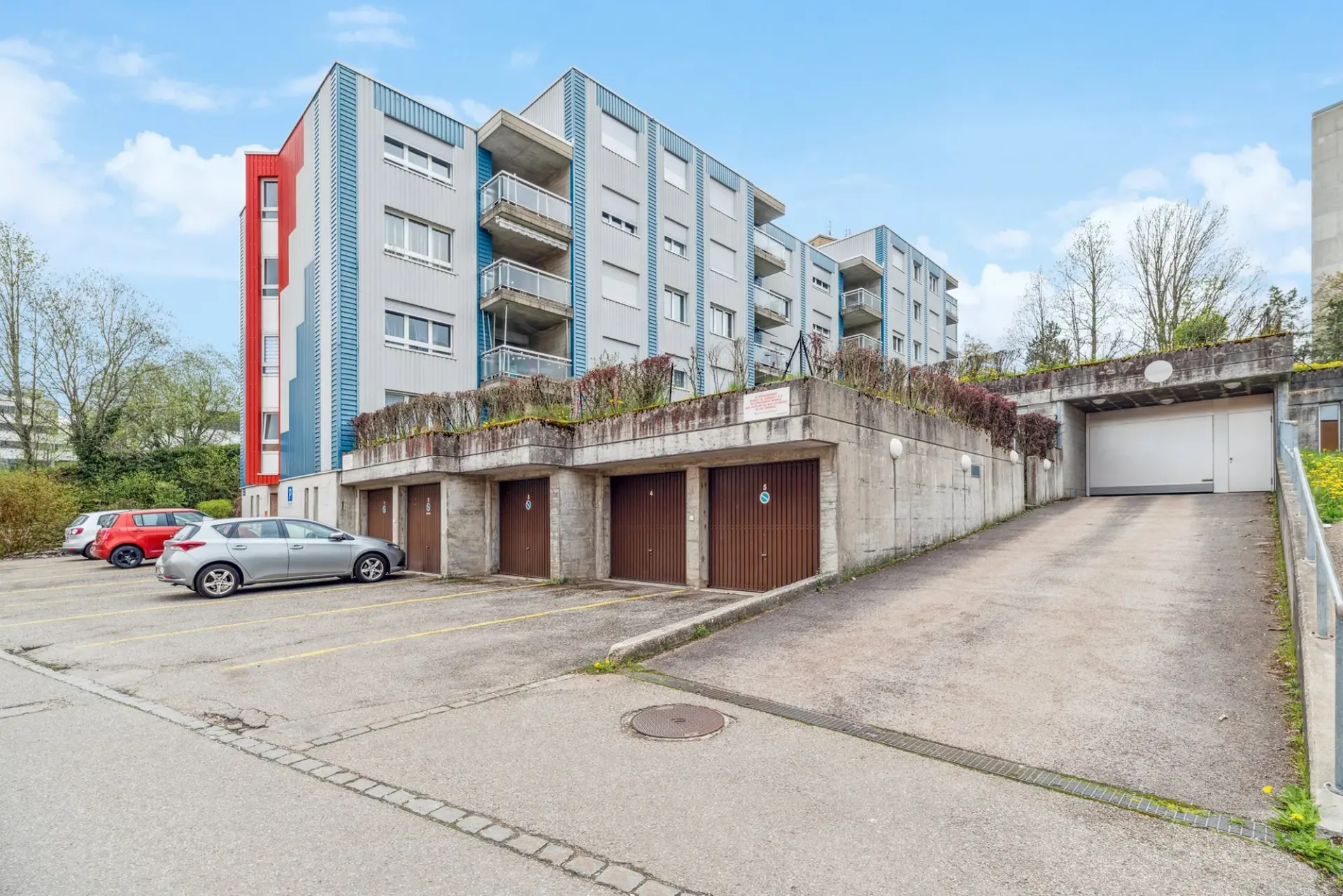 Ihre überdachte Parkplatz