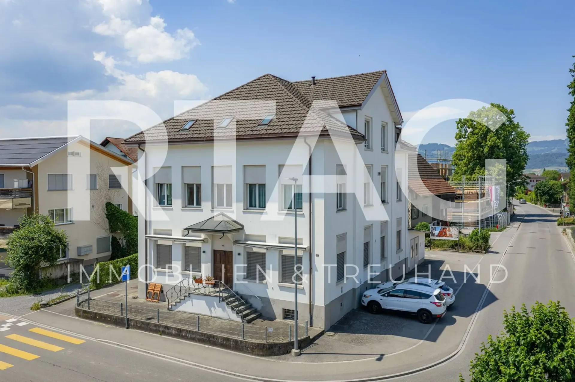 Mehrfamilienhaus