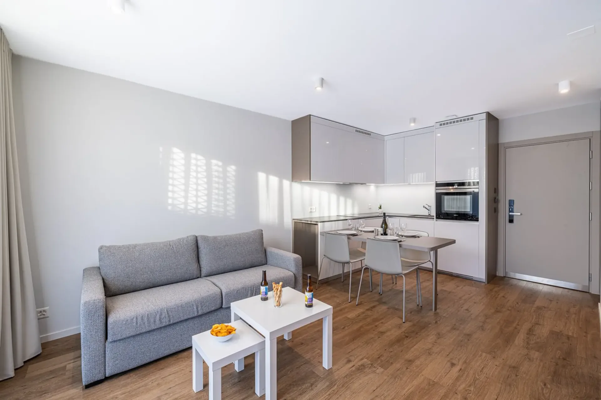 Deluxe-Studio – Brandneu und voll möbliert – Rue du Jura 13, Genf!