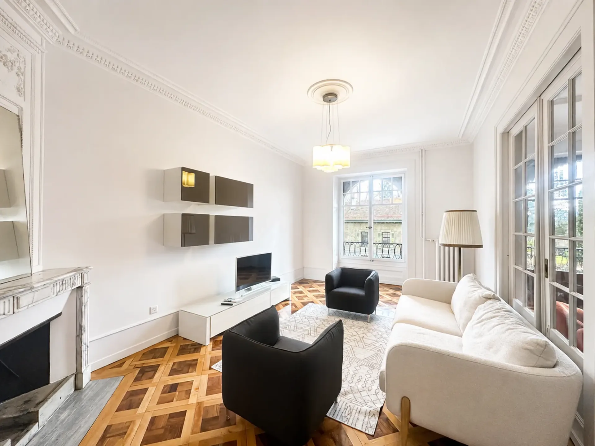 Bright 5.5-room apartment for rent – Rue de Lausanne, Geneva