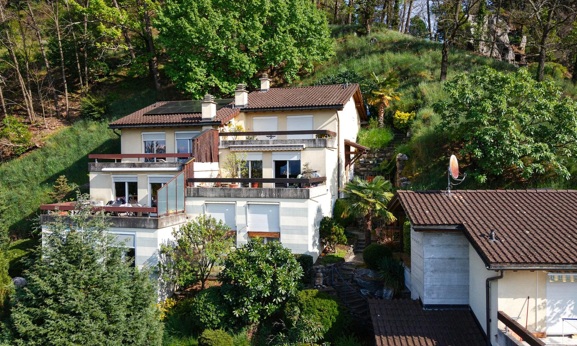 Villa mit 5,5 Zimmern und Blick auf den Lago Maggiore in Pianezzo