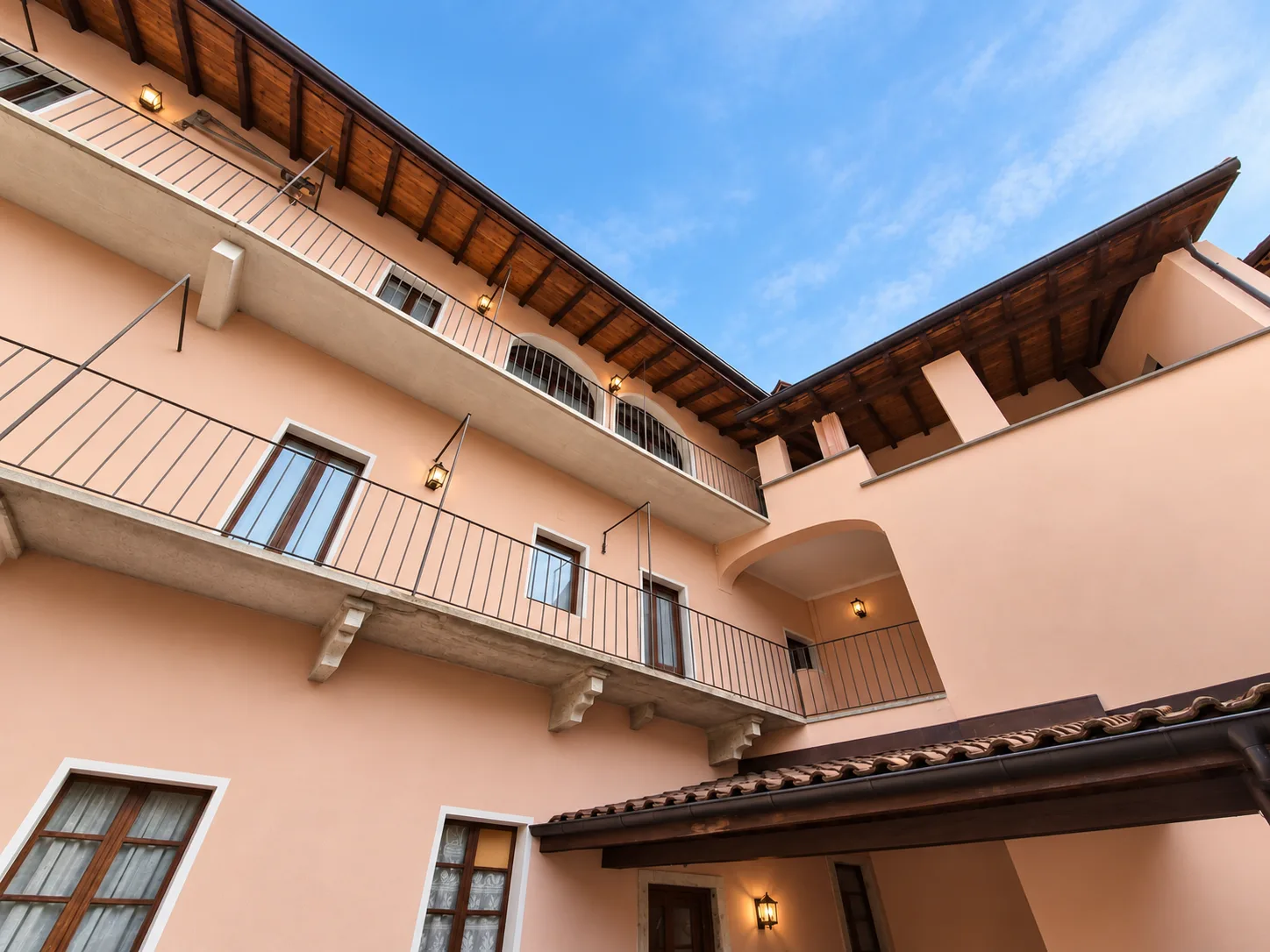 CARATTERISTICA CASA STORICA SU TRE LIVELLI A PURA