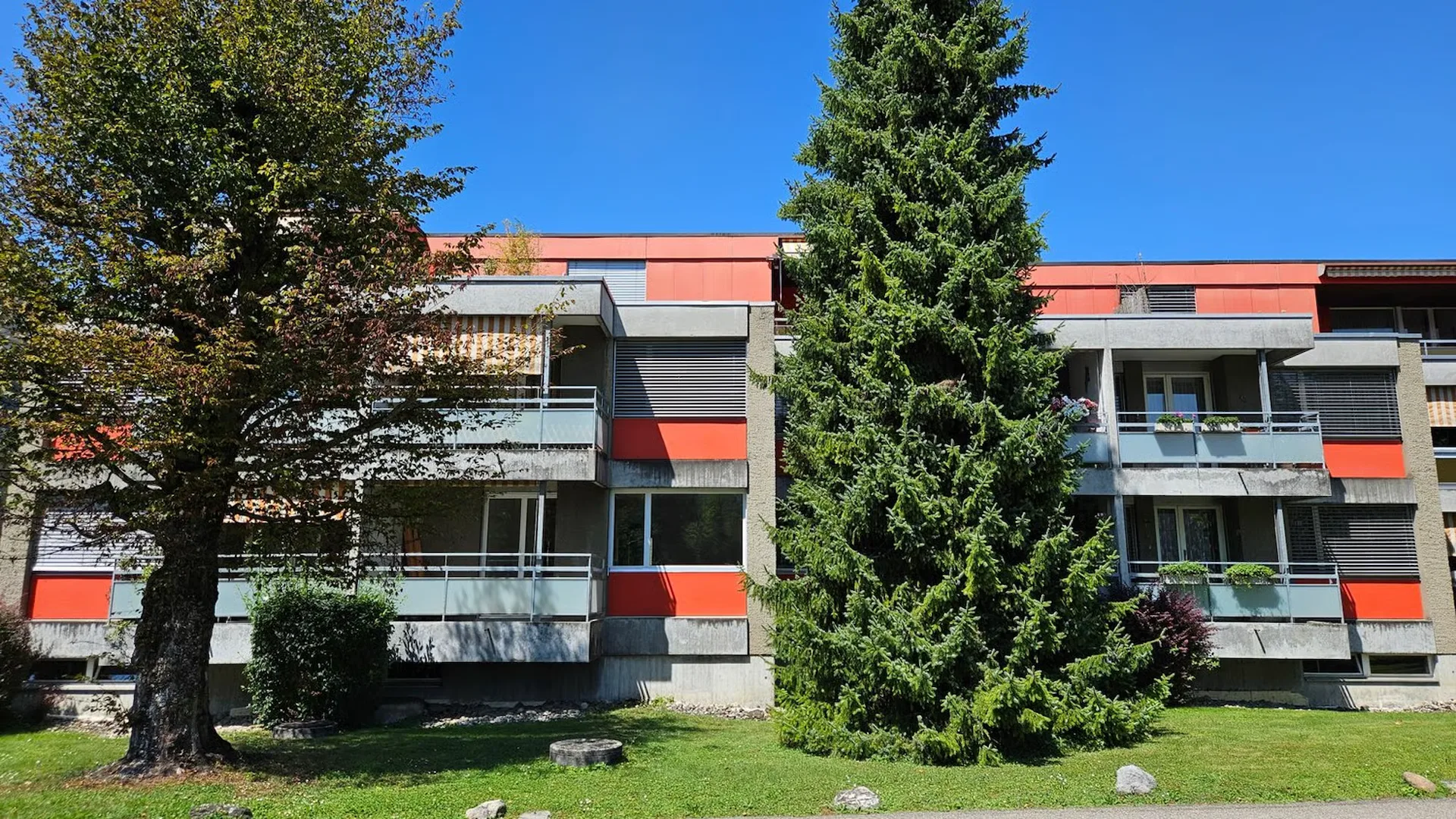 Total sanierte und charmante 3.5-Zimmerwohnung zu vermieten