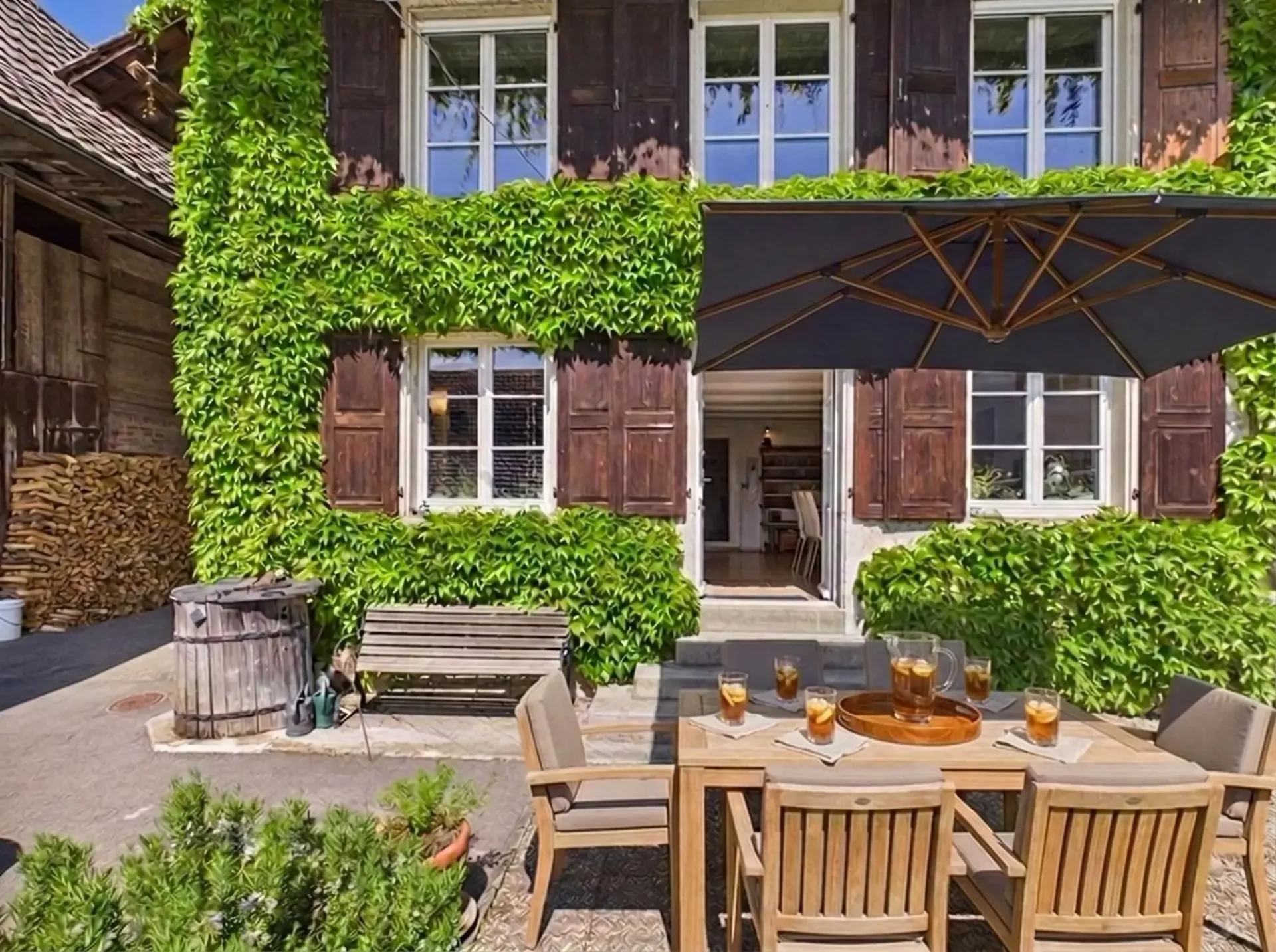 Vier Etagen Familienglück - historisches Dorfhaus von 1771 mit Nebengebäude in Arboldswil (BL)