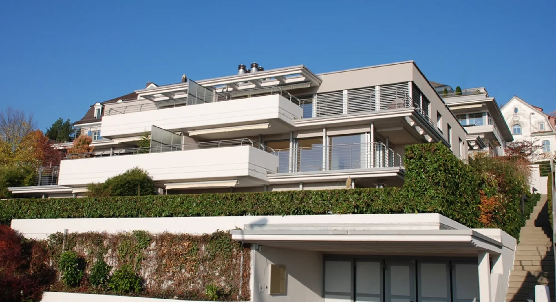 Grosszügige 4.5-Zimmer-Wohnung mit Terrasse und Seesicht in Zollikon
