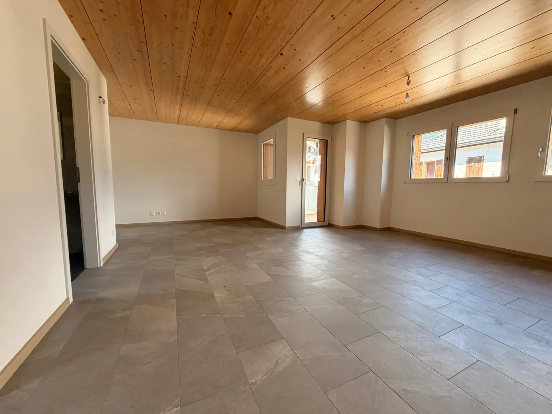 Prächtige 3.5-Zimmer-Duplexwohnung in einer vollständig renovierten Scheune