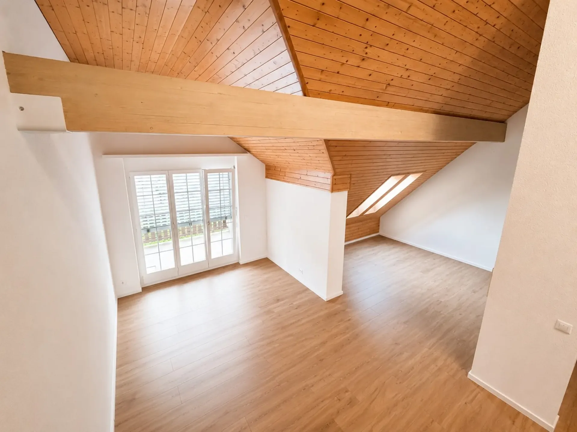 3.5 Zimmer Maisonettewohnung in Watt/Regensdorf mit 2 Parkplätzen