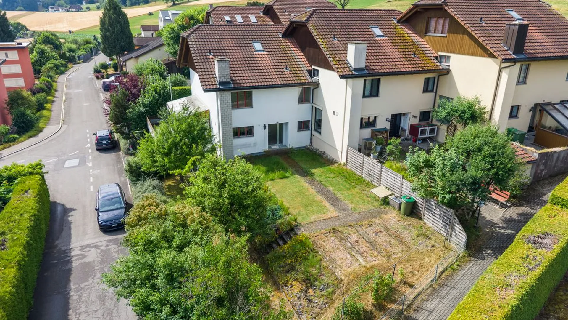 Familienfreundliches Reiheneckhaus mit zwei Gartenbereichen und schöner Weitsicht