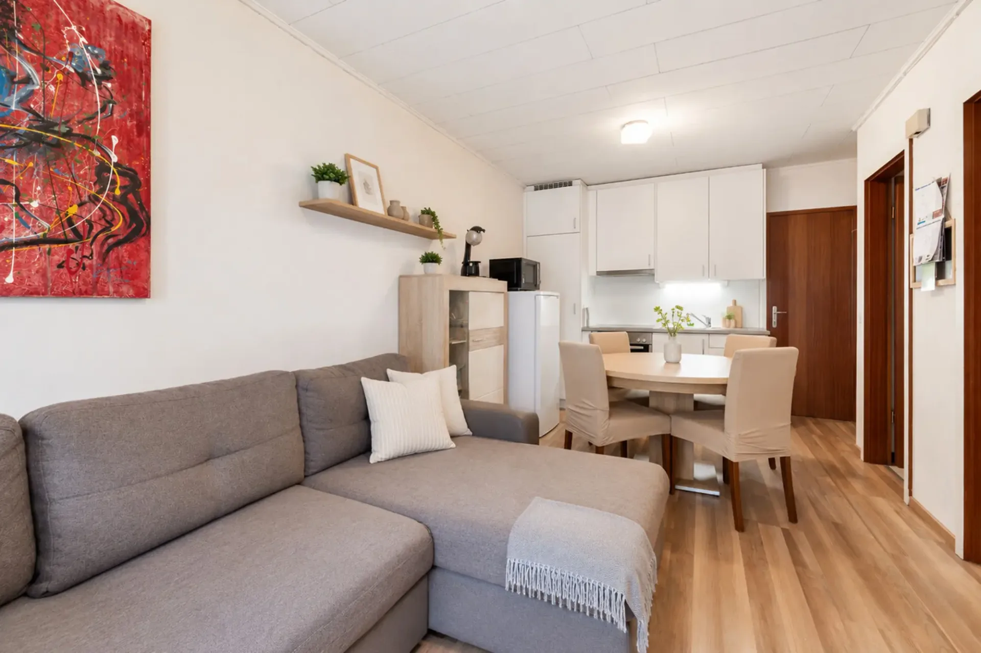 3 Zimmer Erdgeschosswohnung mit Terrasse und Parkplatz - Objekt Nr. 1