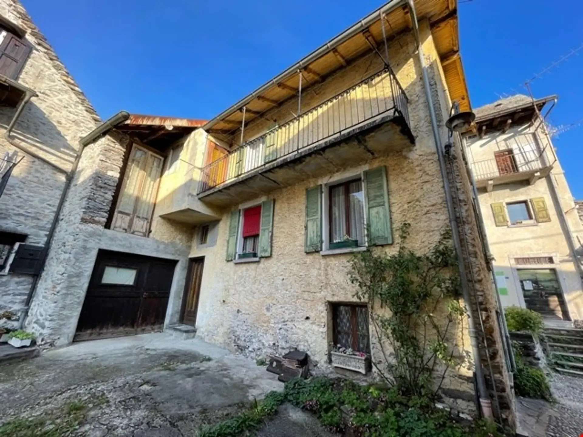 GORDOLA (NUCLEO) - TICINESISCHES HAUS ZUM RENOVIEREN ZU VERKAUFEN