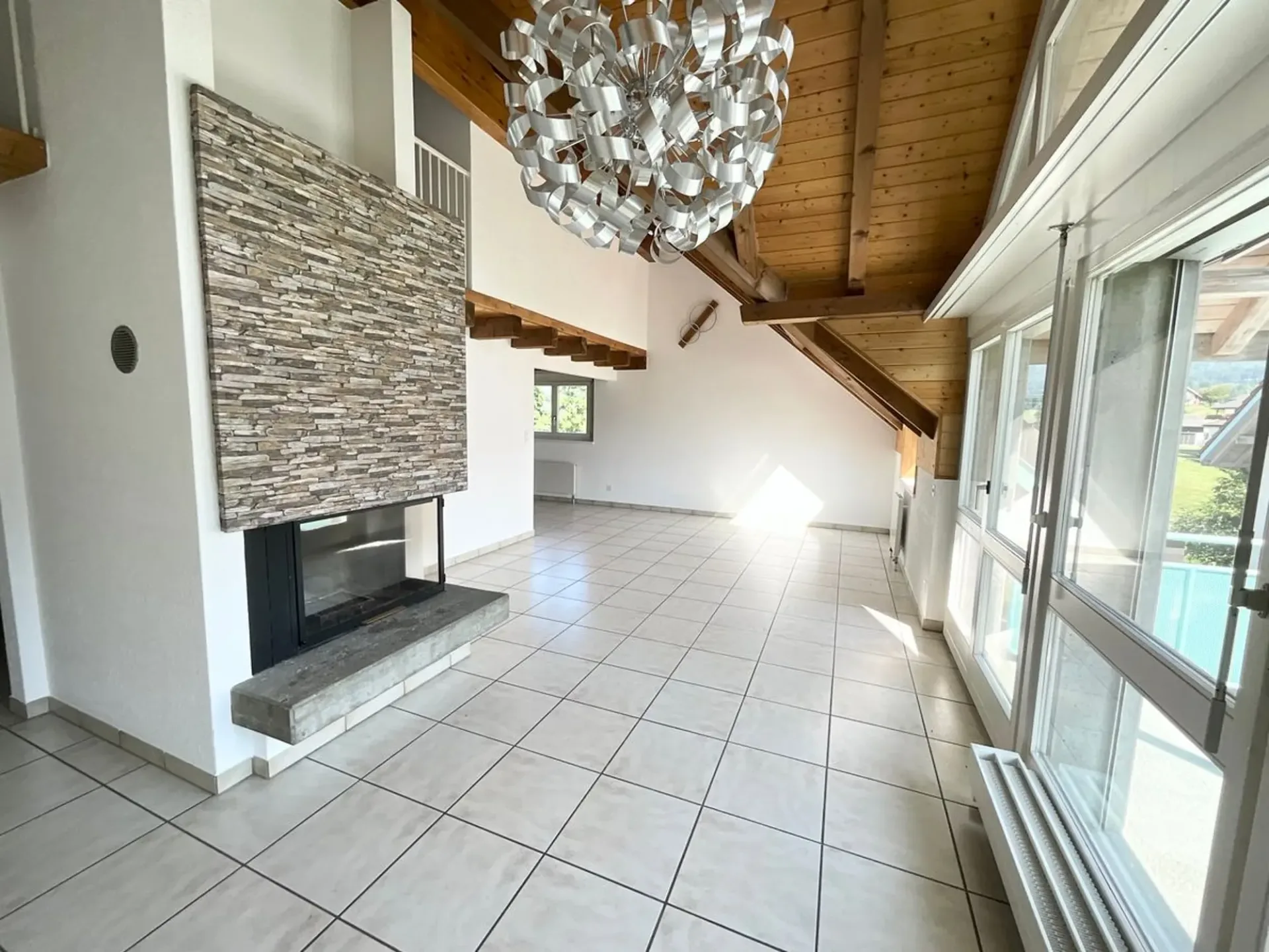 Duplex-Wohnung mit 5.5 Zimmern und Balkon