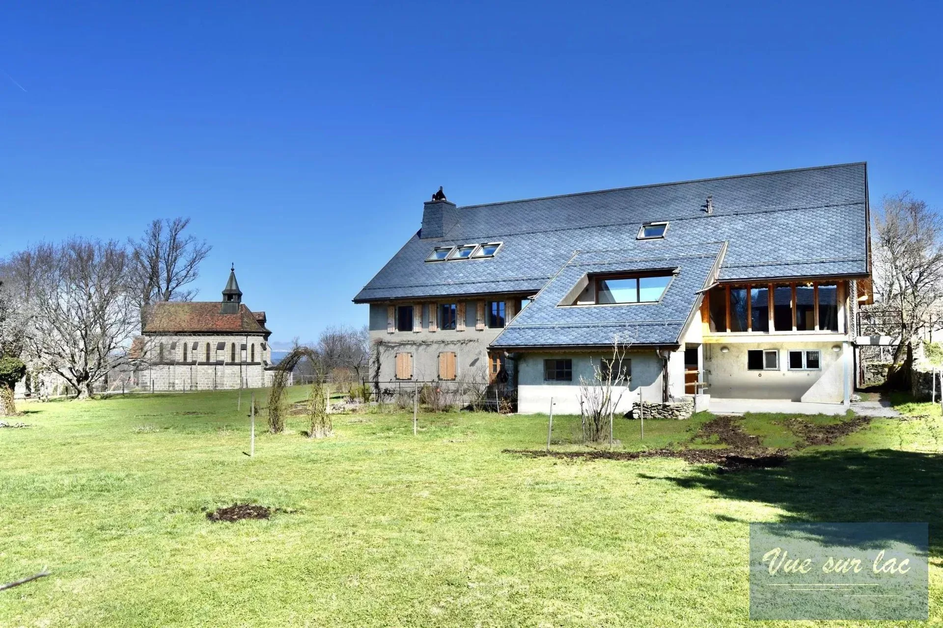 Prachtvoll renoviertes Bauernhaus, mit 2 Pferdeboxen
