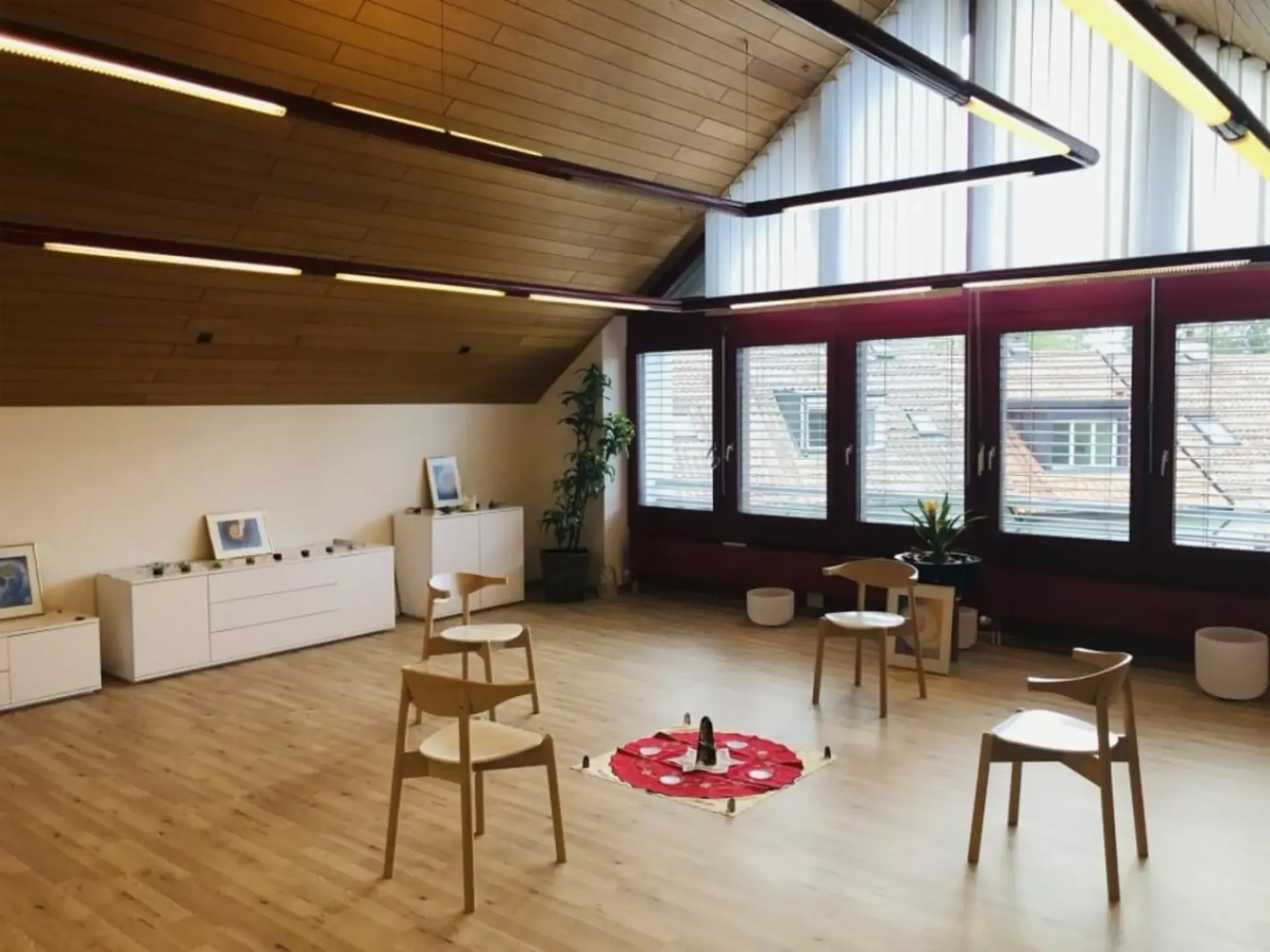 Helle 119 m² Gewerbefläche in Riehen - ideal für Büro, Praxis oder Dienstleistung