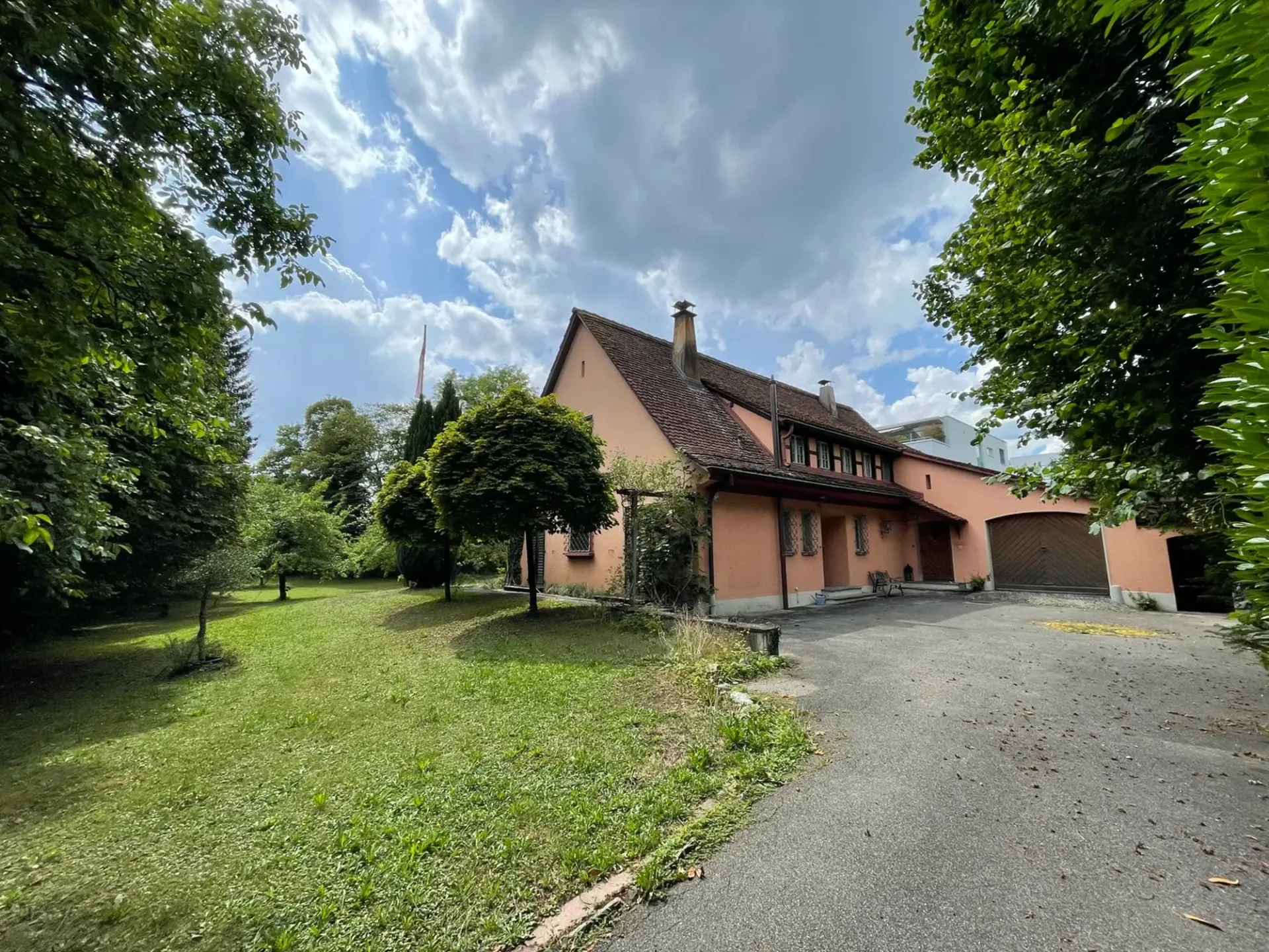 Stilvolles Landhaus mit grossem Umschwung