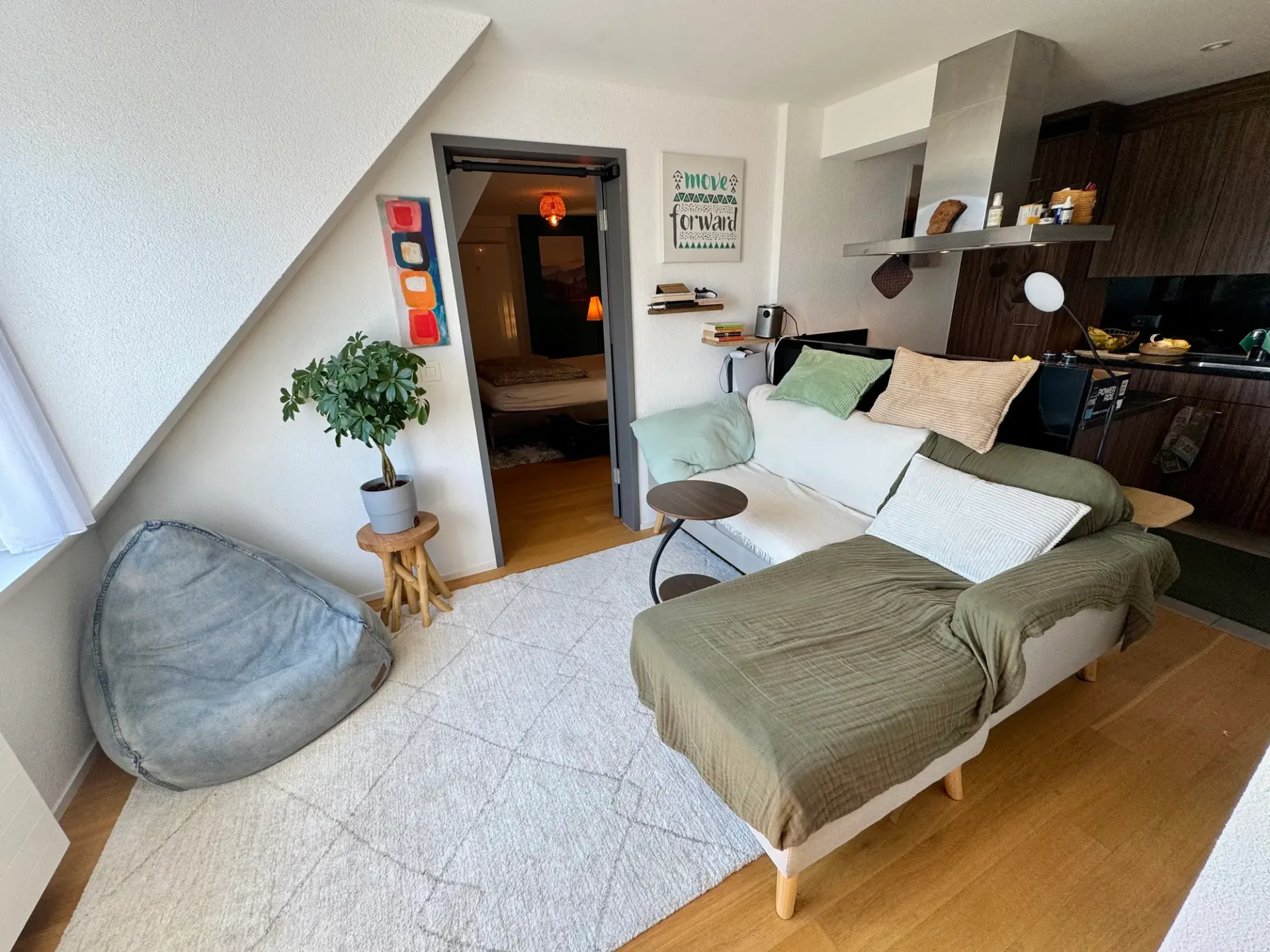 2½ ZIMMER-DACHWOHNUNG IN ZÜRICH - KREIS 10, MÖBLIERT, TEMPORÄR