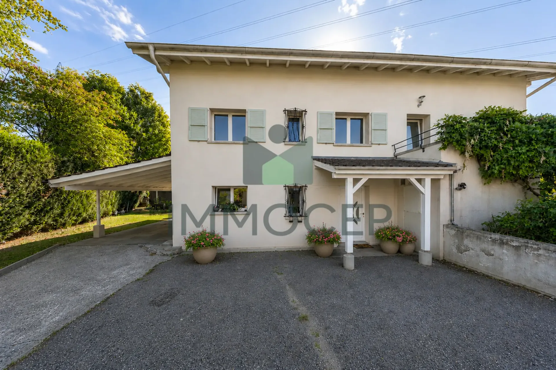 Schöne individuelle Villa mit 300m2 Wohnfläche