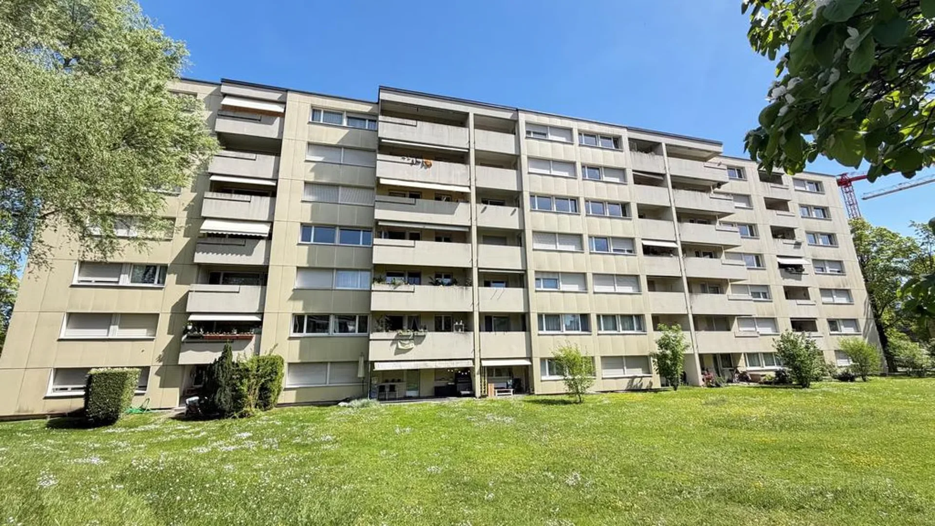 Charmante 3.5 Zimmerwohnung an der Neunbrunnenstrasse 213 in Zürich