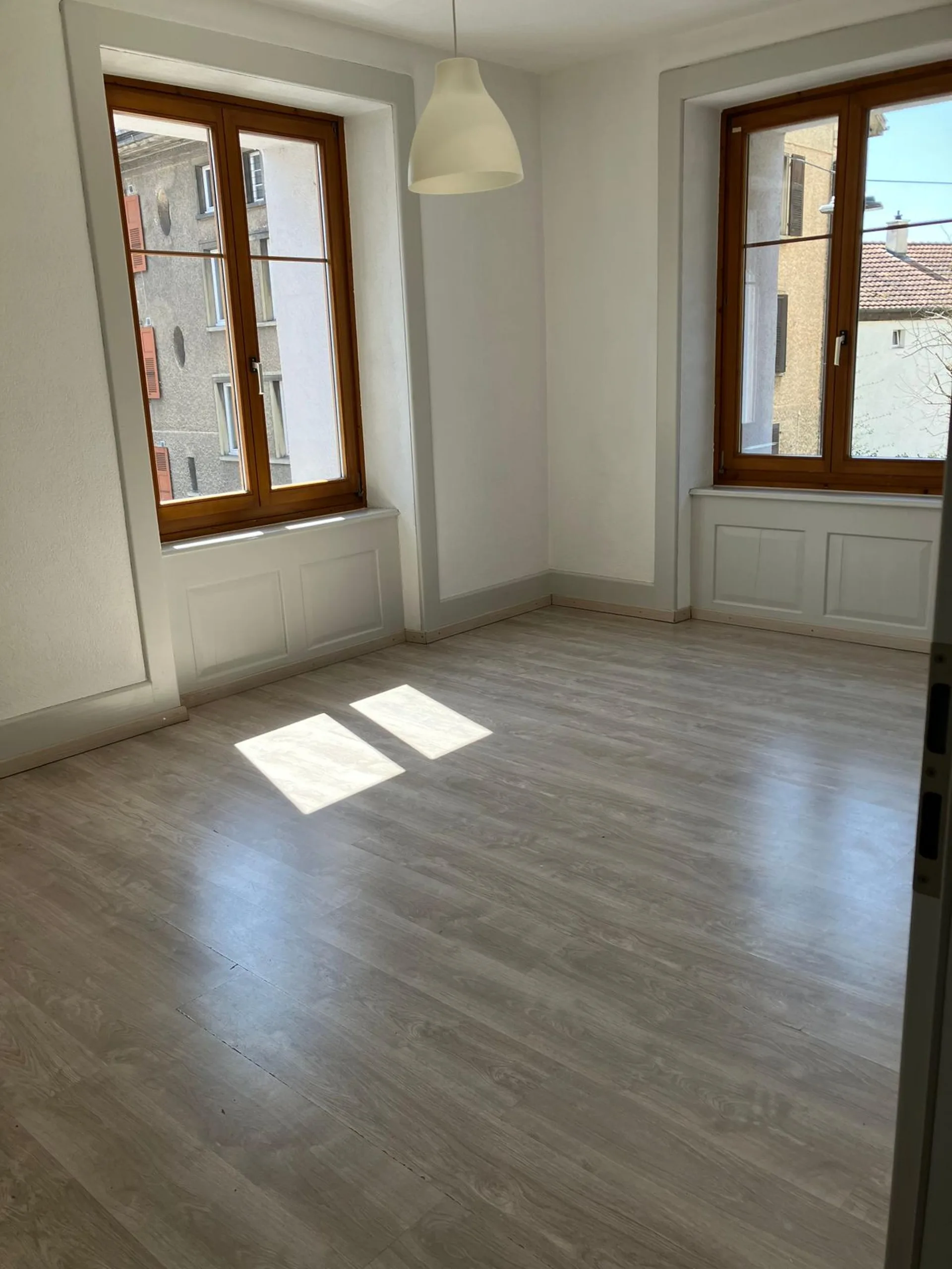 Elegantes 3.5-Zimmer-Apartment zur Miete im Herzen von Delémont