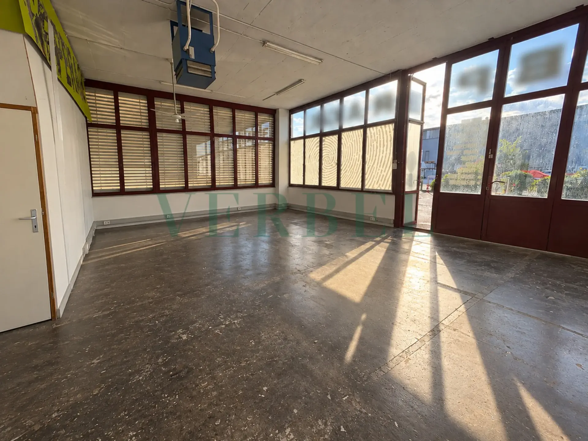 Commercial premises ideally located near the center