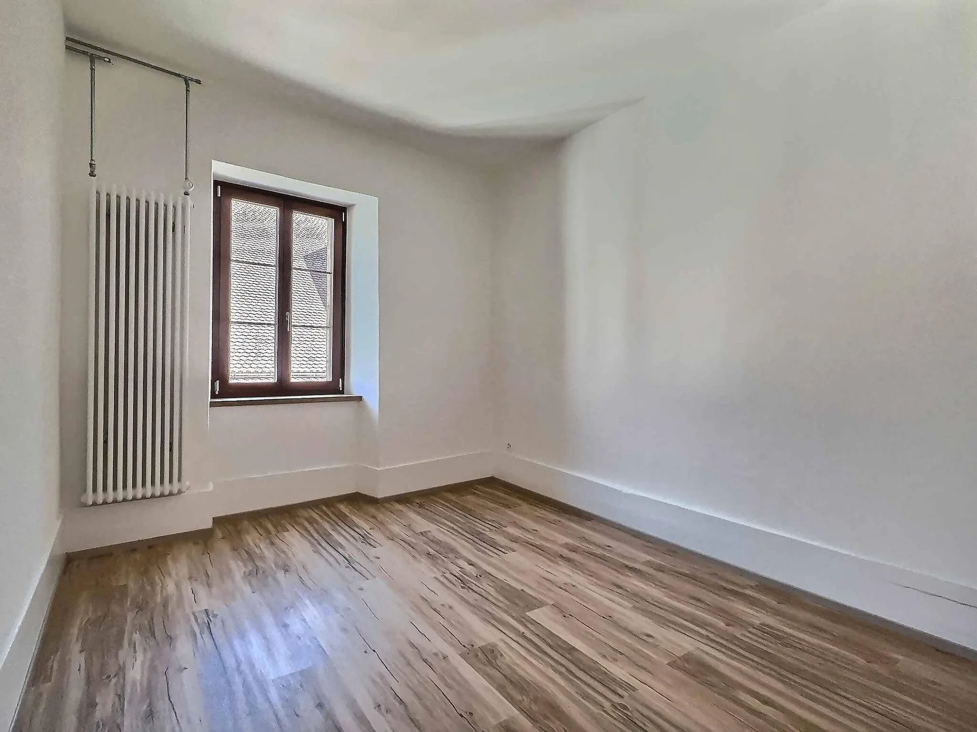 Geräumige 5,5-Zimmer-Wohnung mit Charme im Herzen der Altstadt von Cossonay