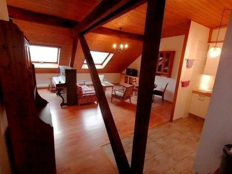 2½ ZIMMER-DACHWOHNUNG IN BASEL - ISELIN, MÖBLIERT, TEMPORÄR