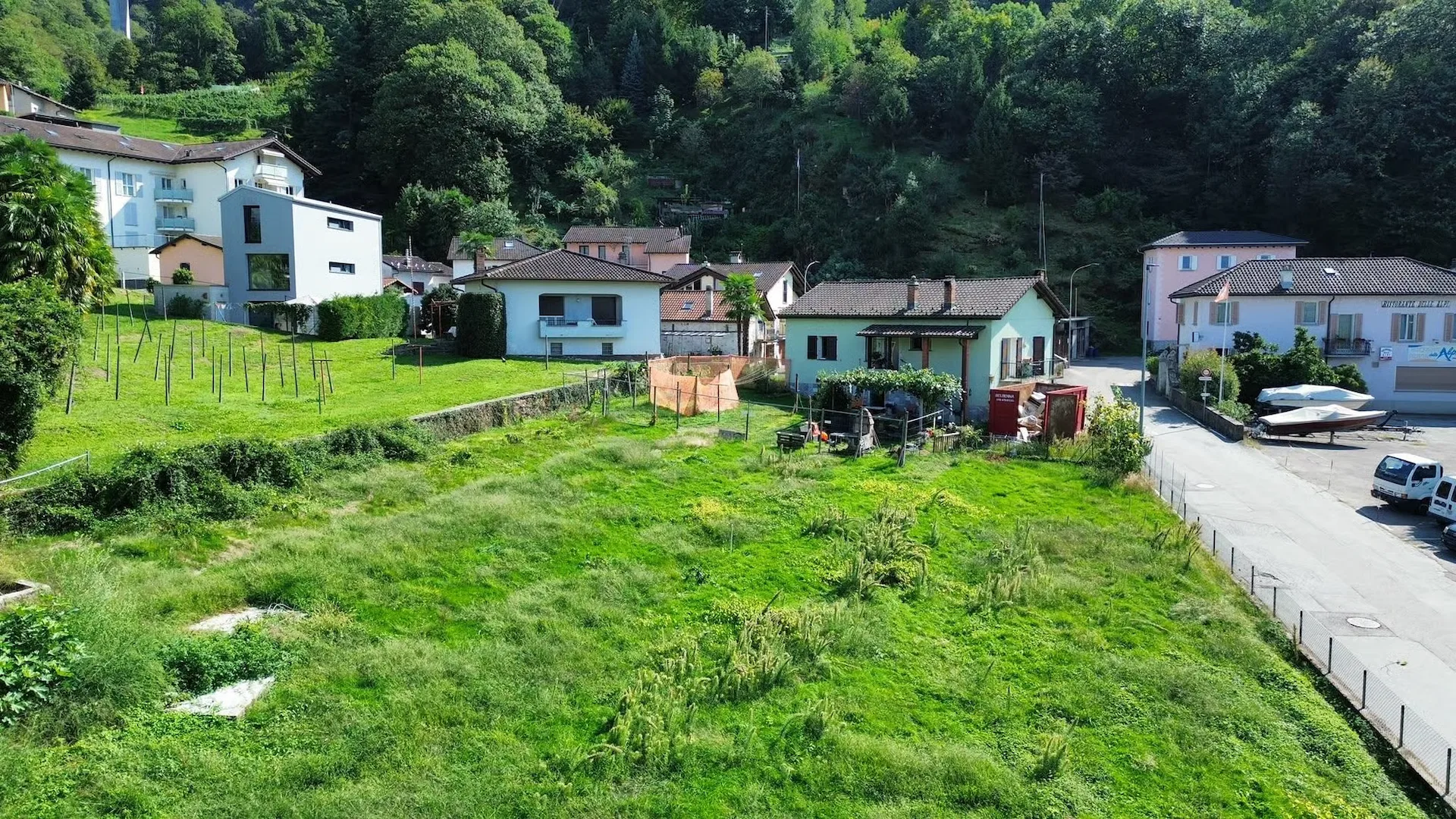 Einfamilienhaus in naher Bauausführung in Cadenazzo in neuem Wohnkomplex