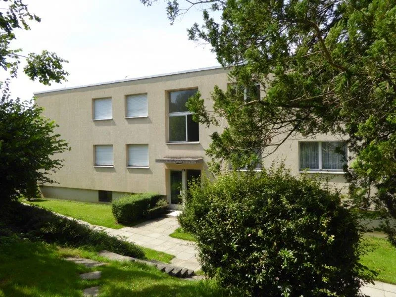 Wunderschöne renovierte 2-Zimmerwohnung mit grossem Balkon