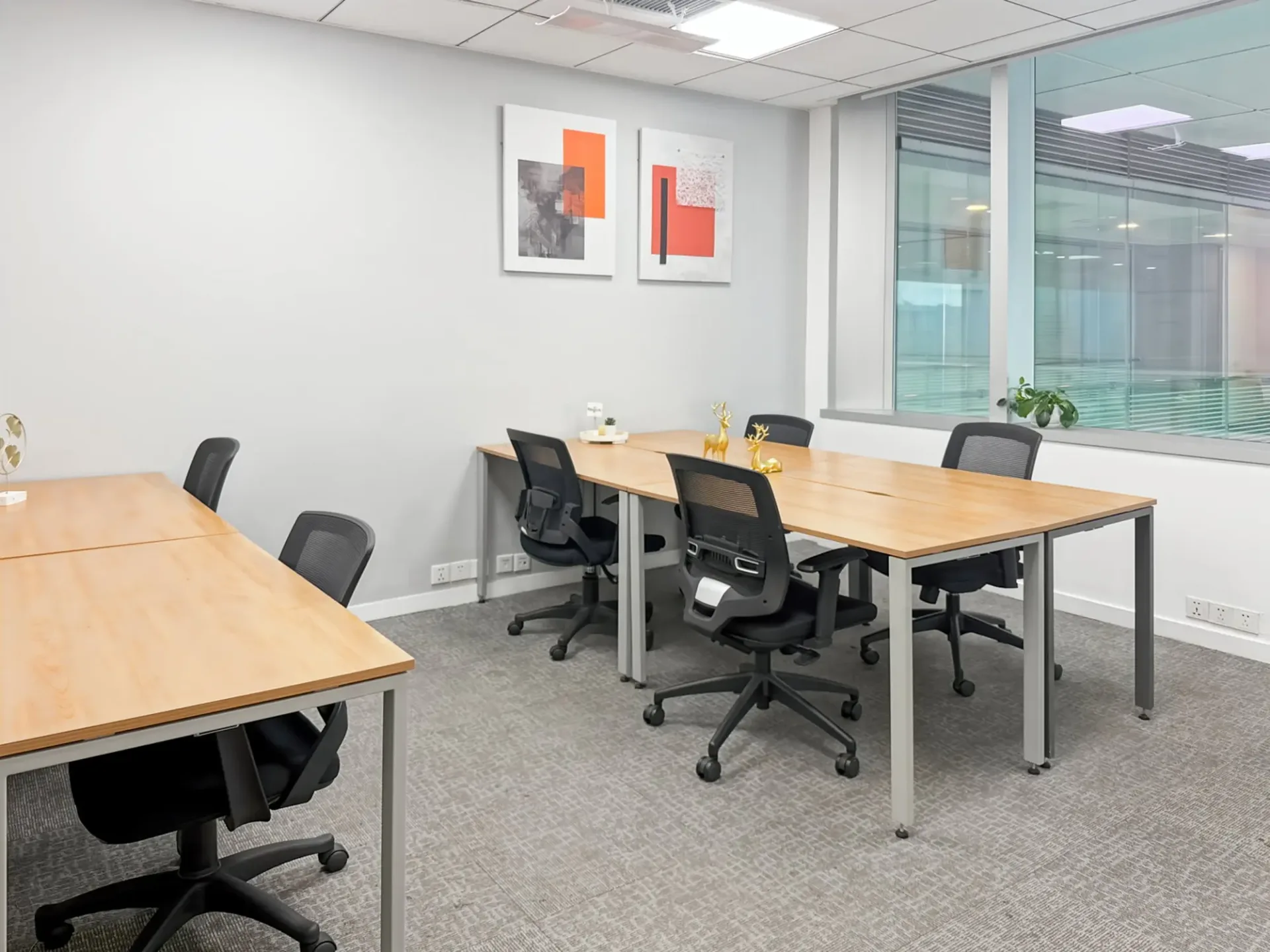 Privater Büroraum für 40 in Regus City Centre
