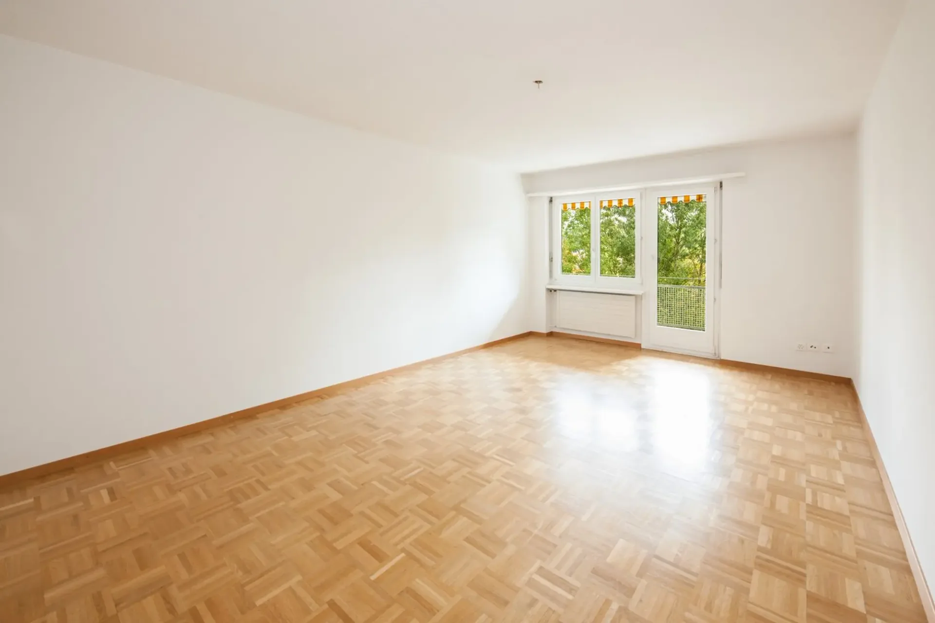 Helle Wohnung mit Blick ins Grüne!