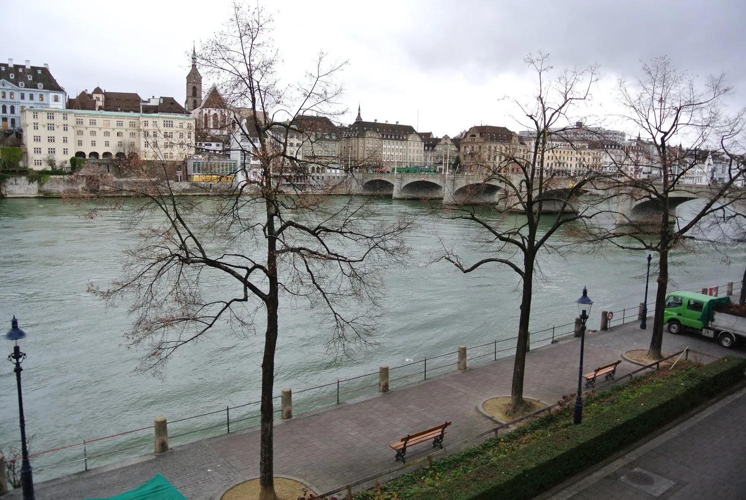Charmante 2-Zimmer-Wohnung direkt am Rhein