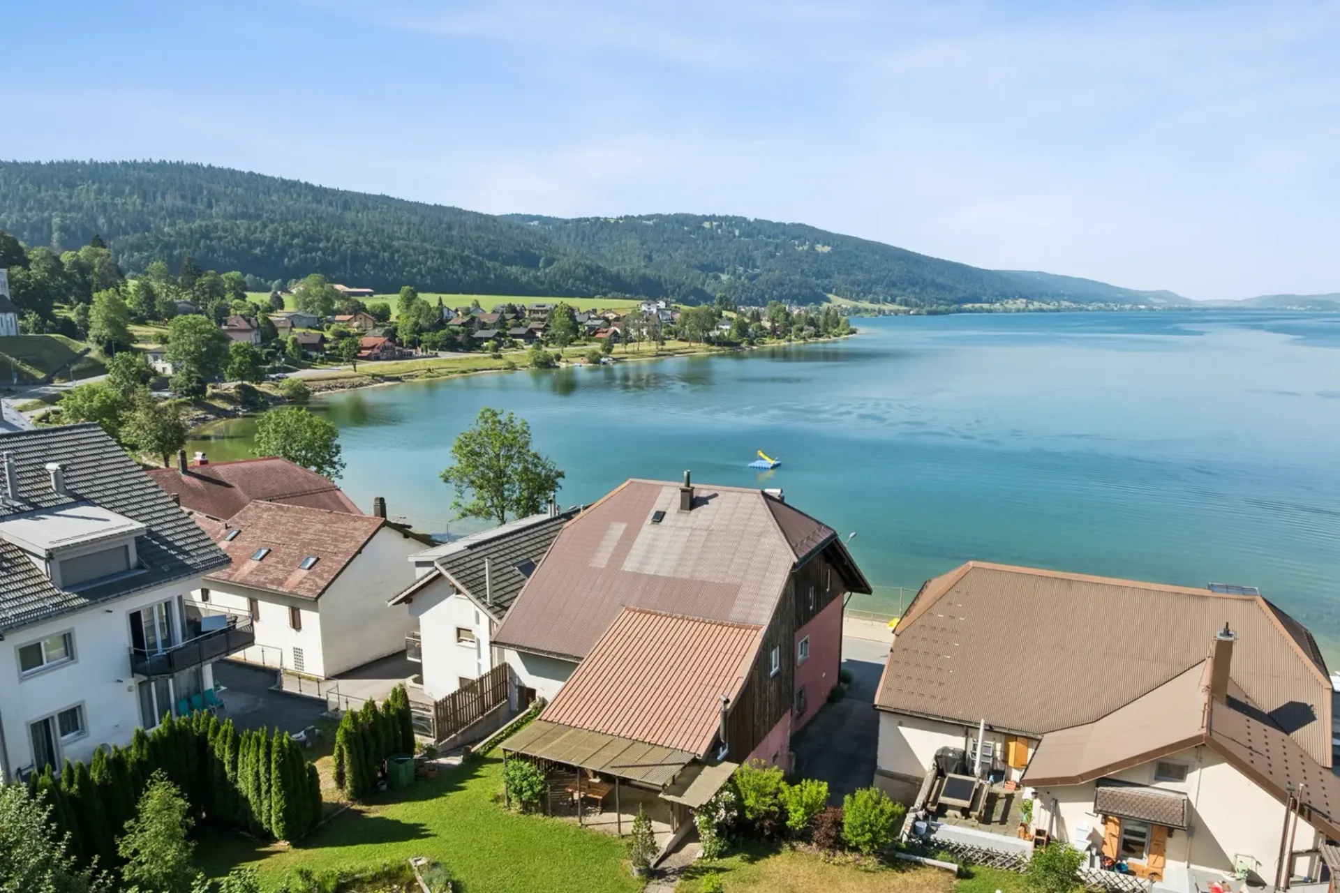 Gebäude mit Werbe Potential - atemberaubender Blick auf den Joux-See