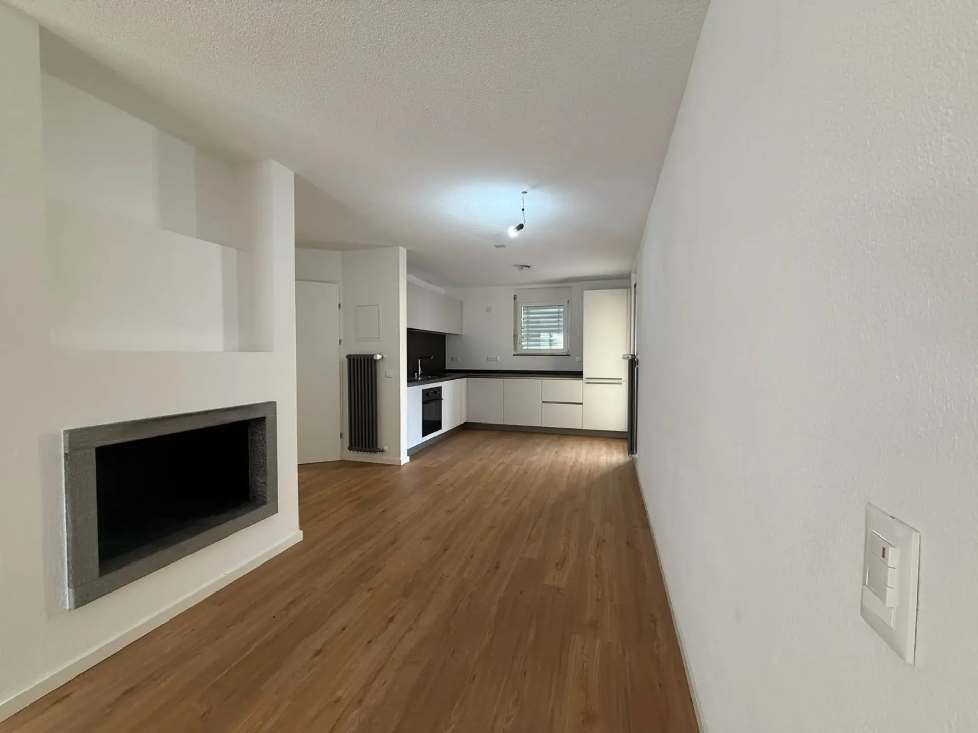 Elegantes Apartment mit 3.5 Zimmern in Ascona, mit Aussicht und Balkon
