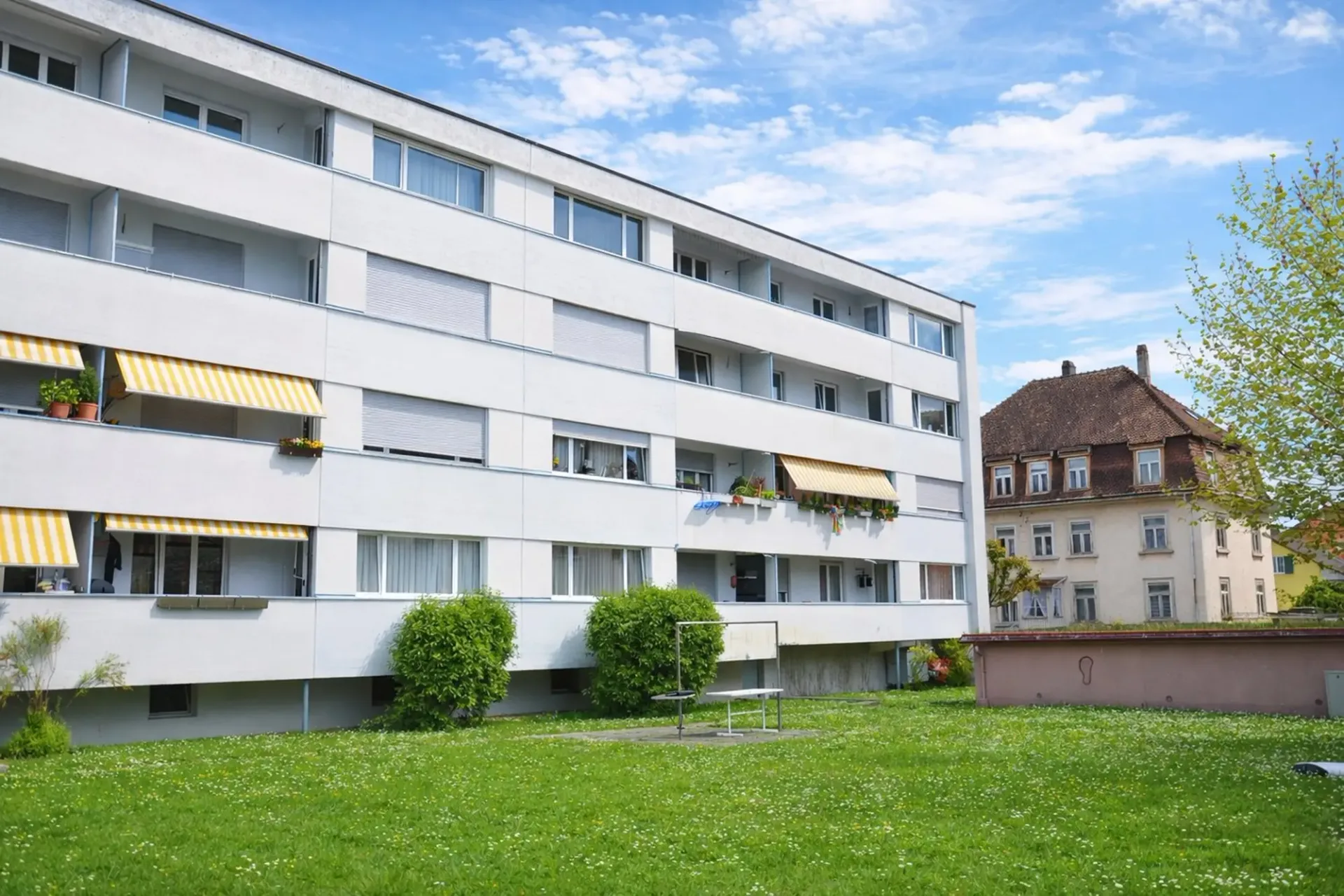 frisch renovierte 3.0-Zimmer-Wohnung mit sonnigem Balkon