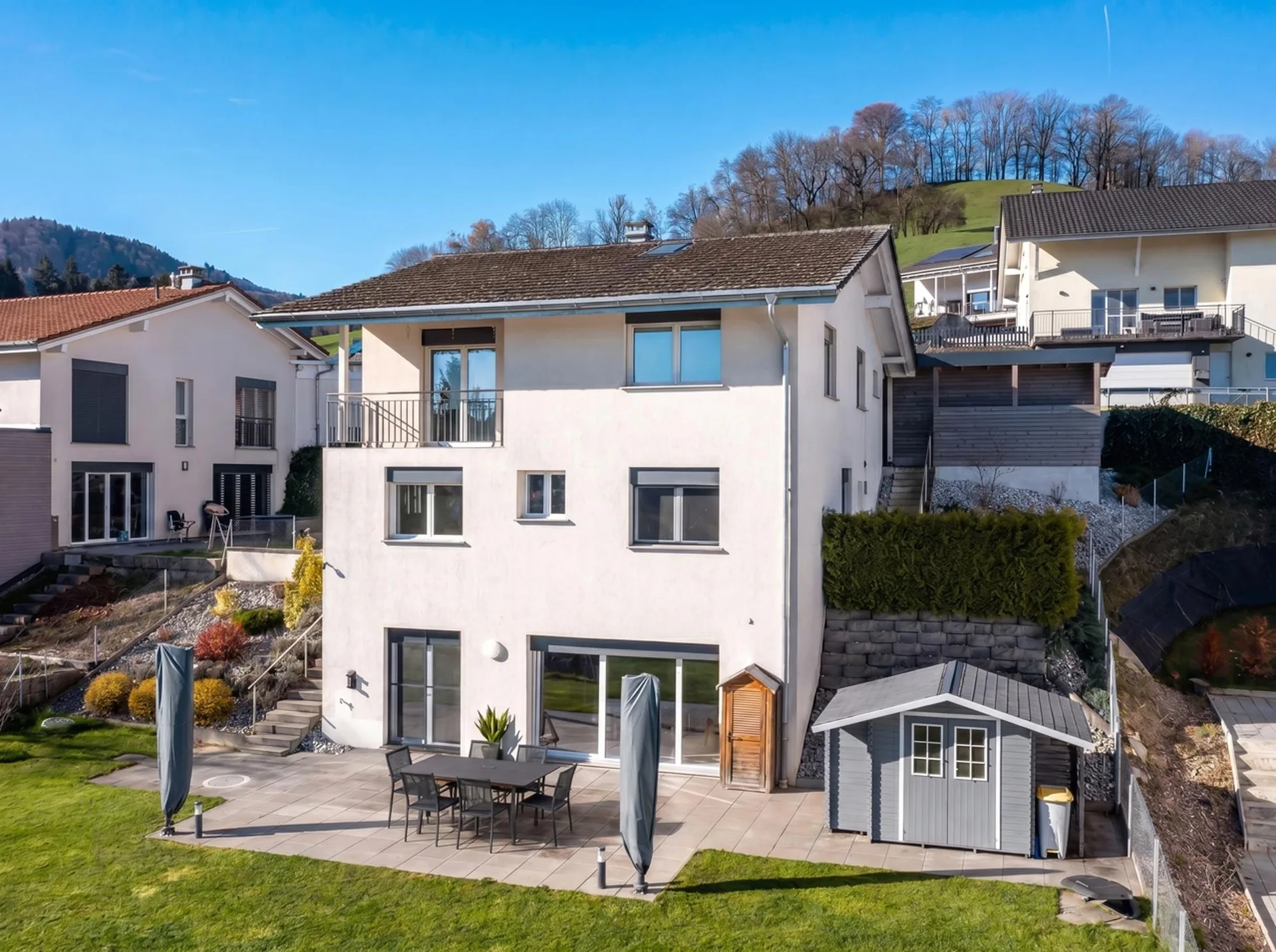 Villa contemporaine 6.5 pièces avec appartement indépendant loué