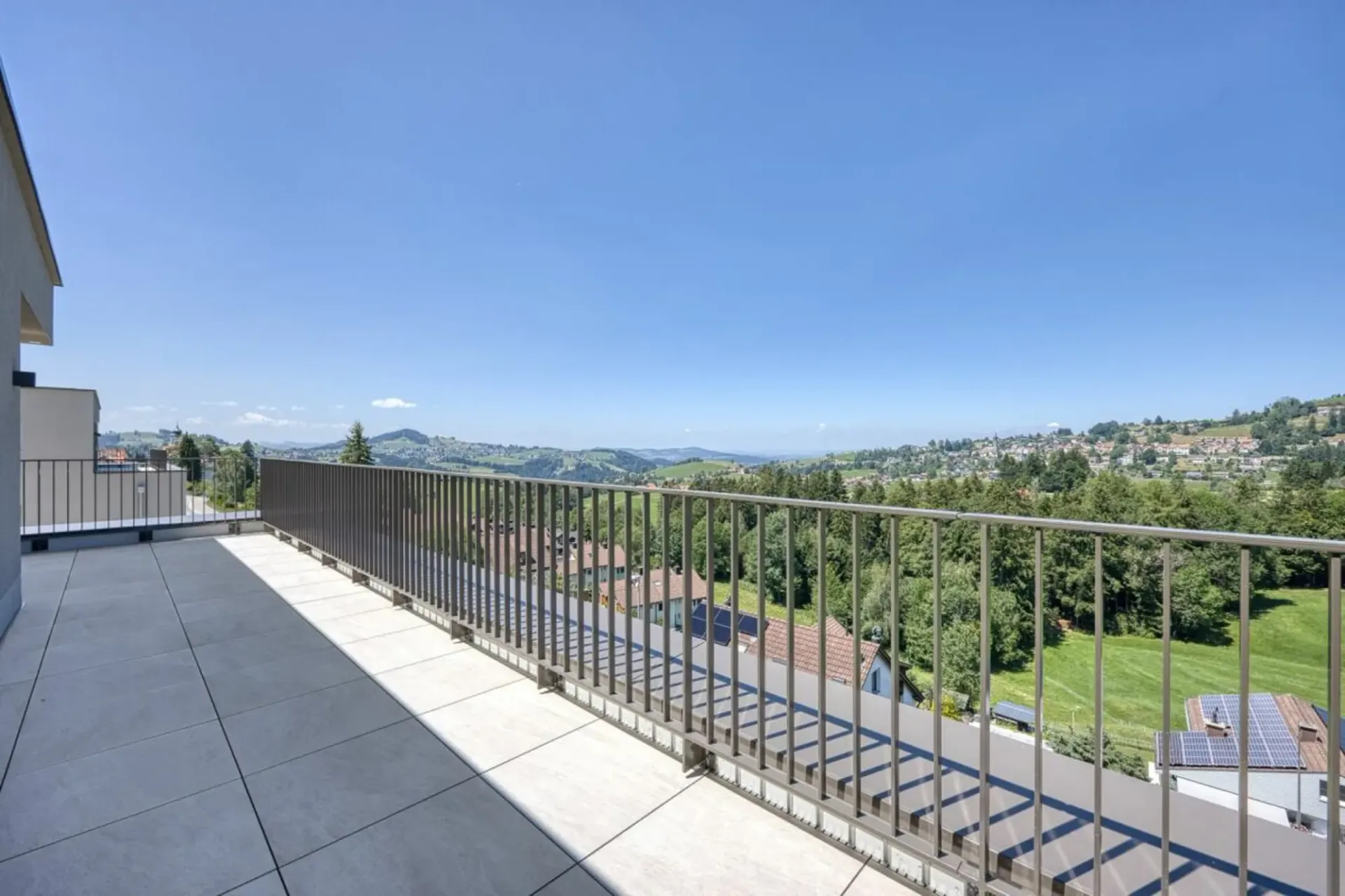 NEUBAU - Exklusive 4.5-Zimmer-Attikawohnung mit grosszügiger Terrasse und traumhafter Aussicht