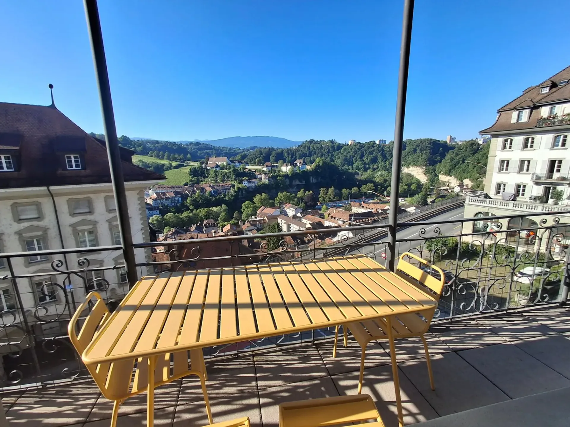 Prächtige Wohnung mit Balkon und schöner Aussicht
