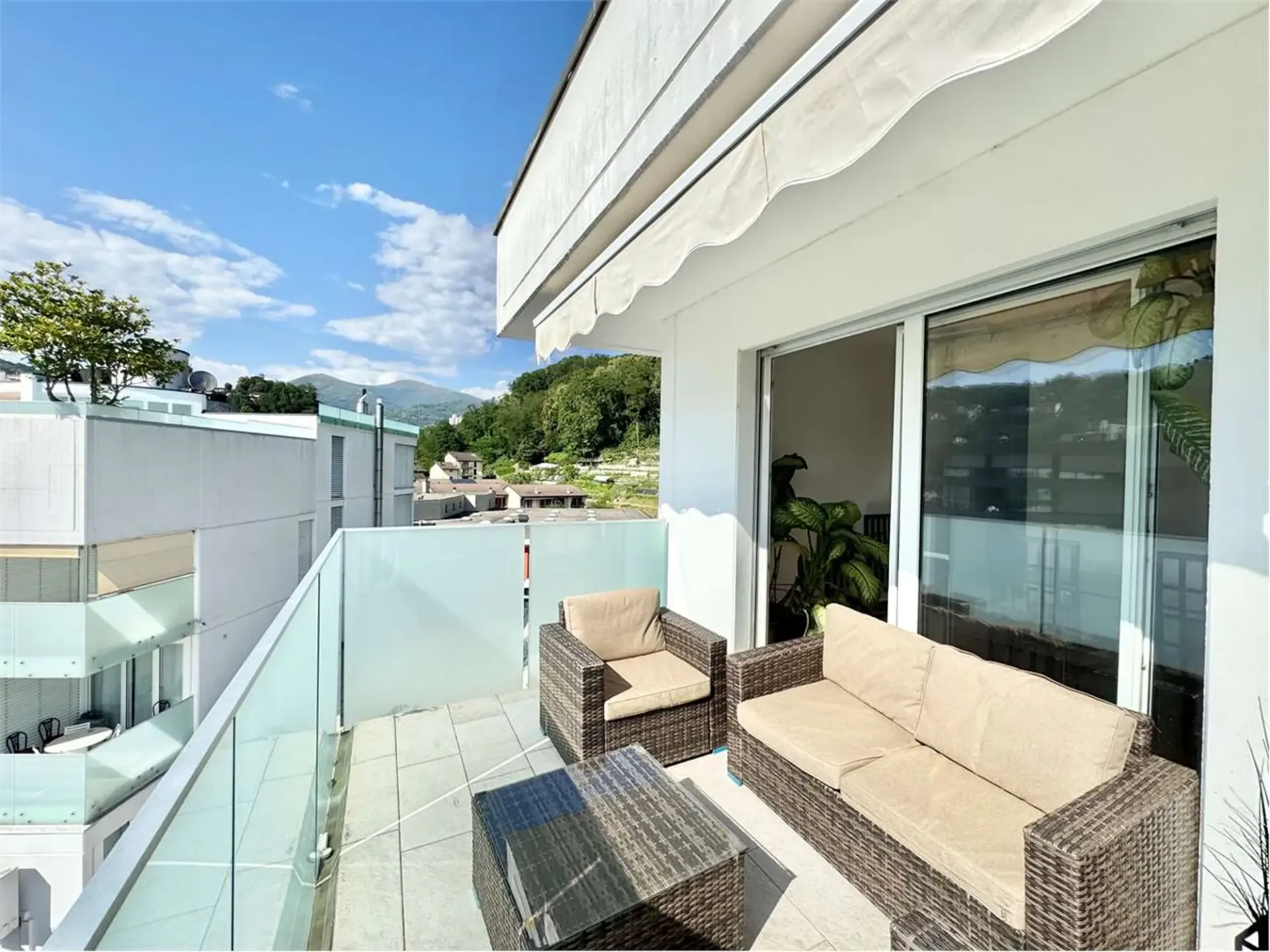 Helles 4.5-Zimmer-Apartment zur Miete in Pregassona in Wohngegend