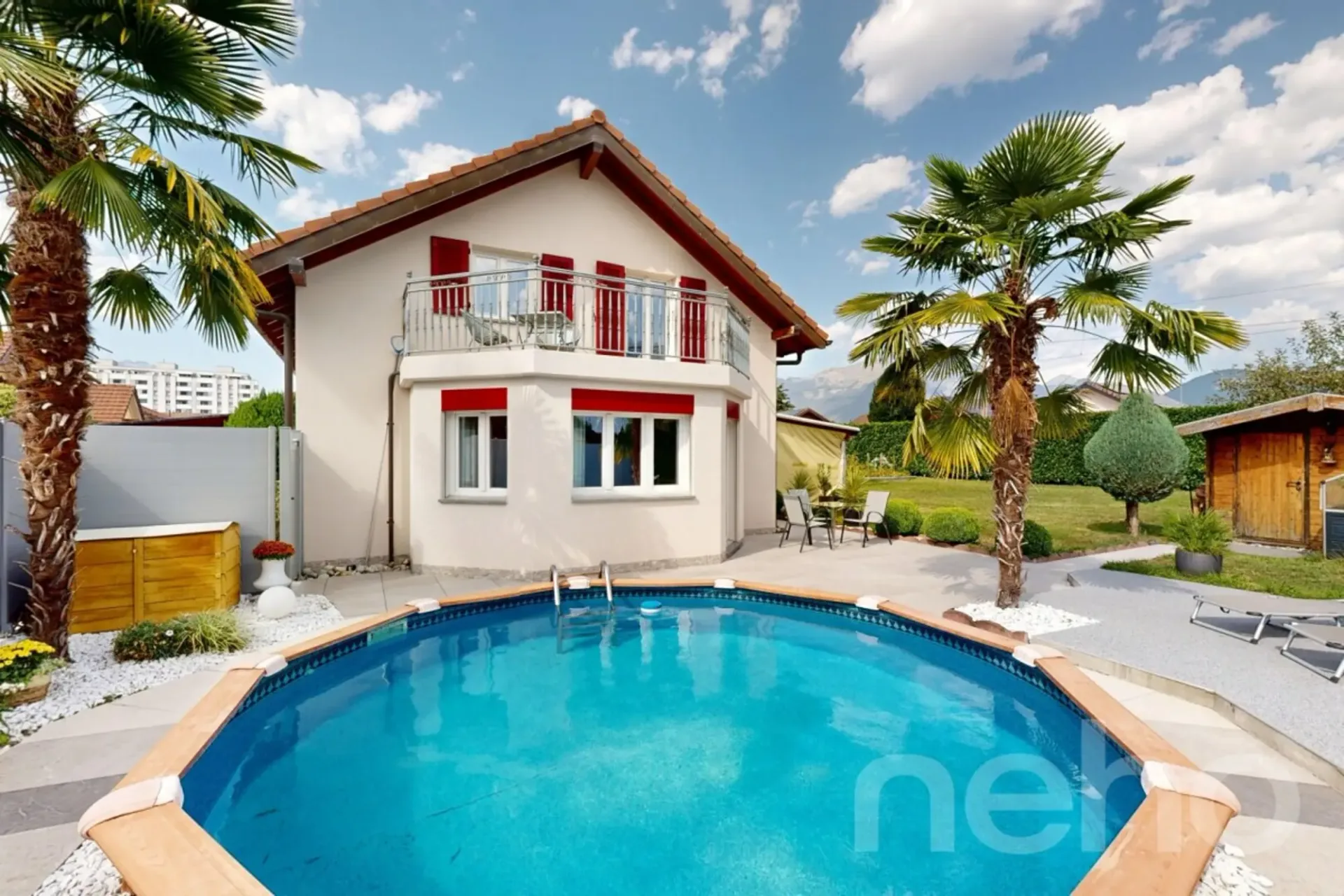 Einfamilienhaus mit Pool und Baumgarten in Collombey renoviert