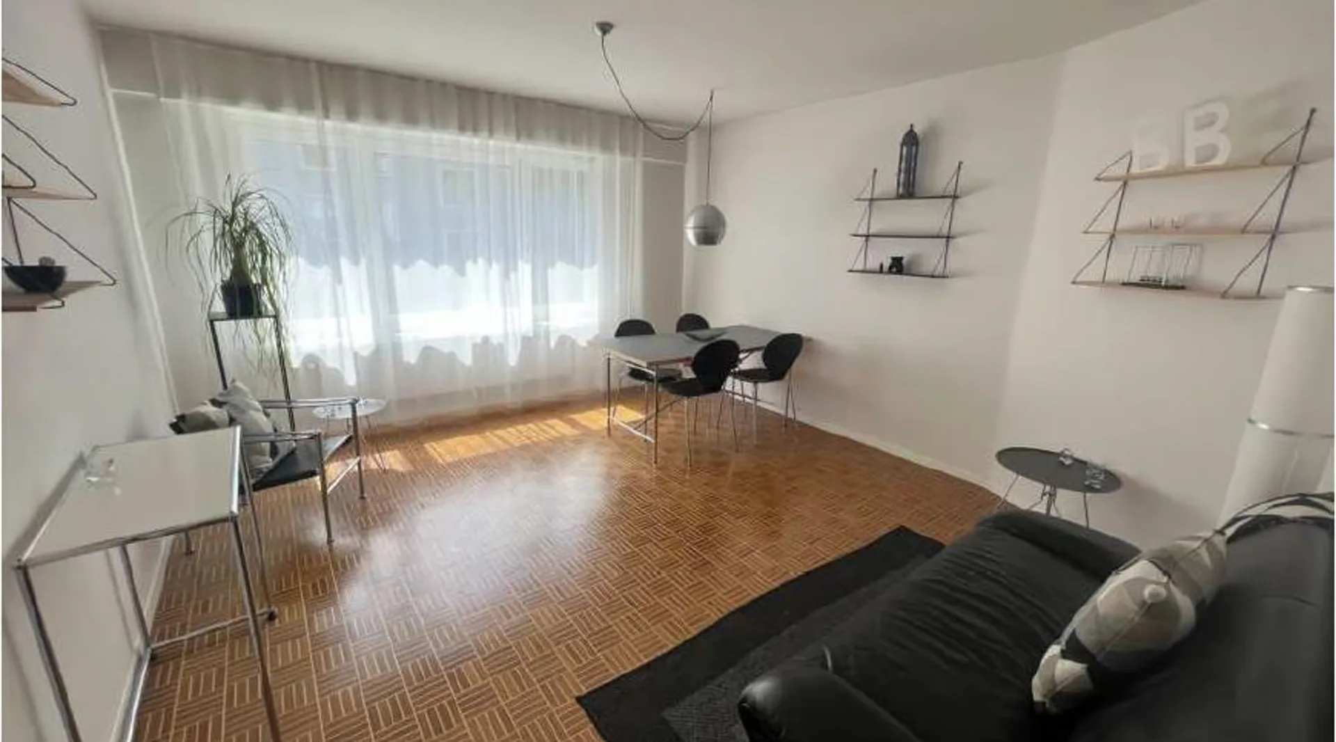 2 Zimmerwohnung 10 Gehminuten vom HB Zürich entfernt