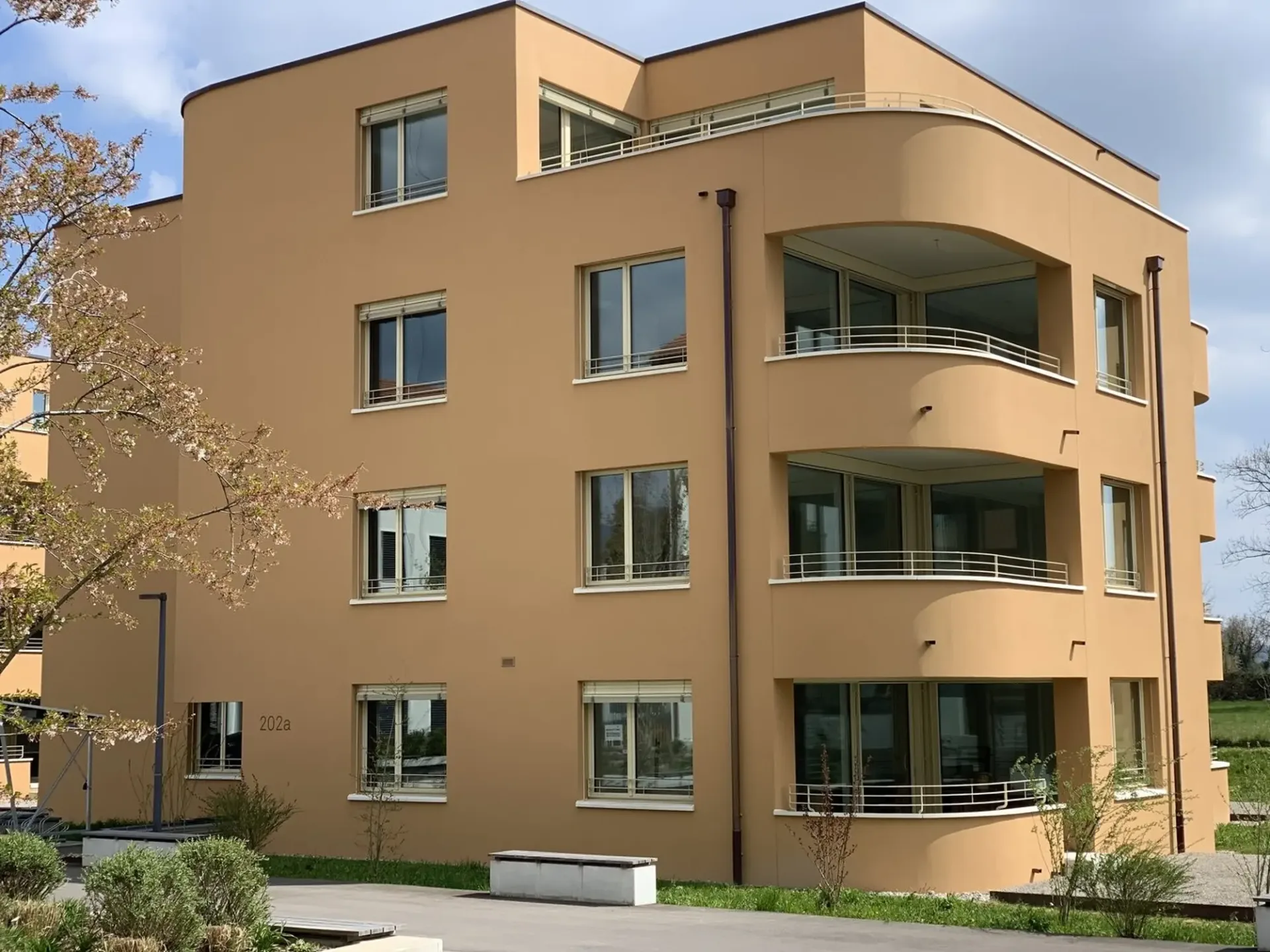 Moderne 3.5-Zimmer-Wohnung an ruhiger Lage im Grünen in Orpund