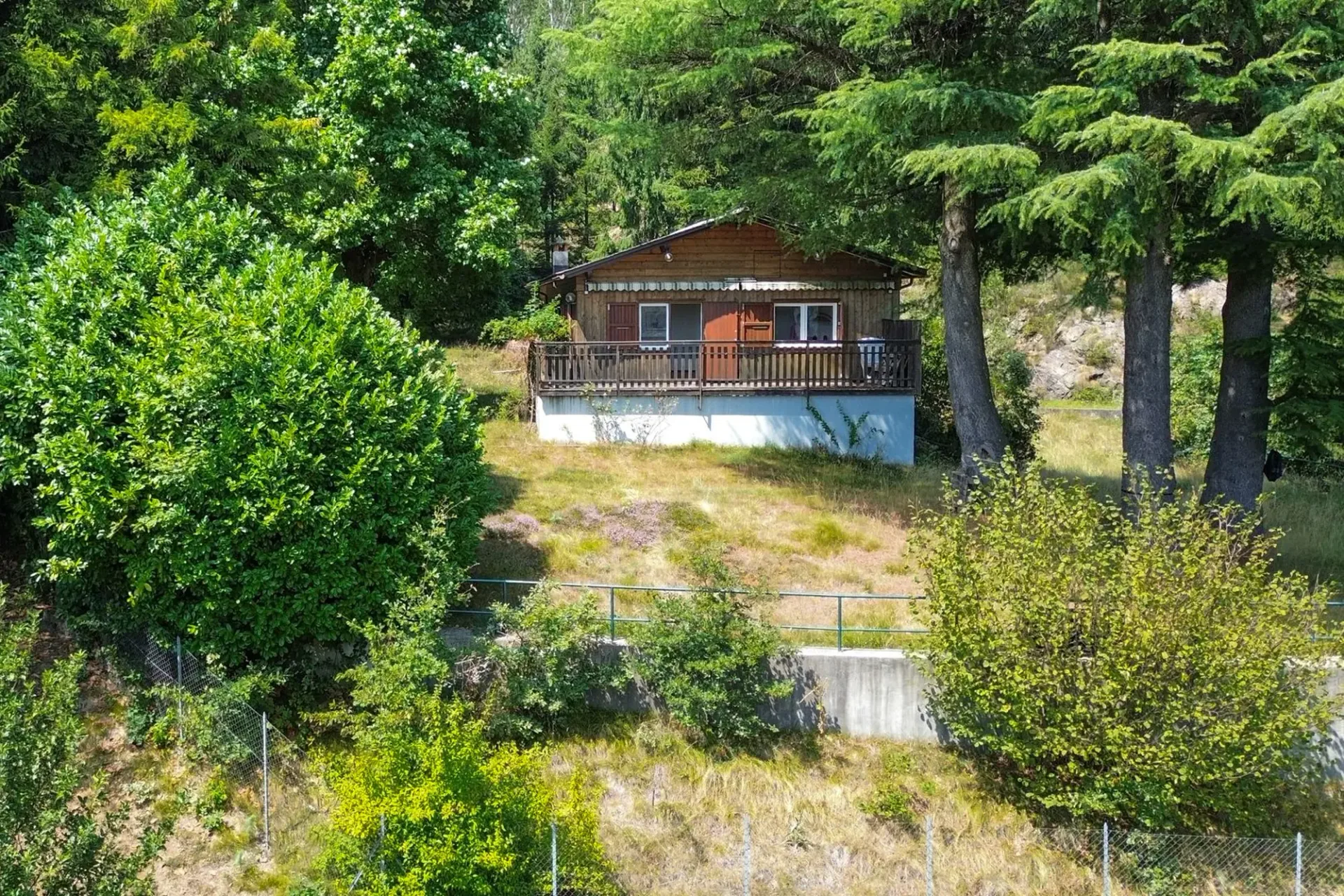 Rustikales Haus mit großem Grundstück und offener Aussicht auf Tesserete – Gola di Lago
